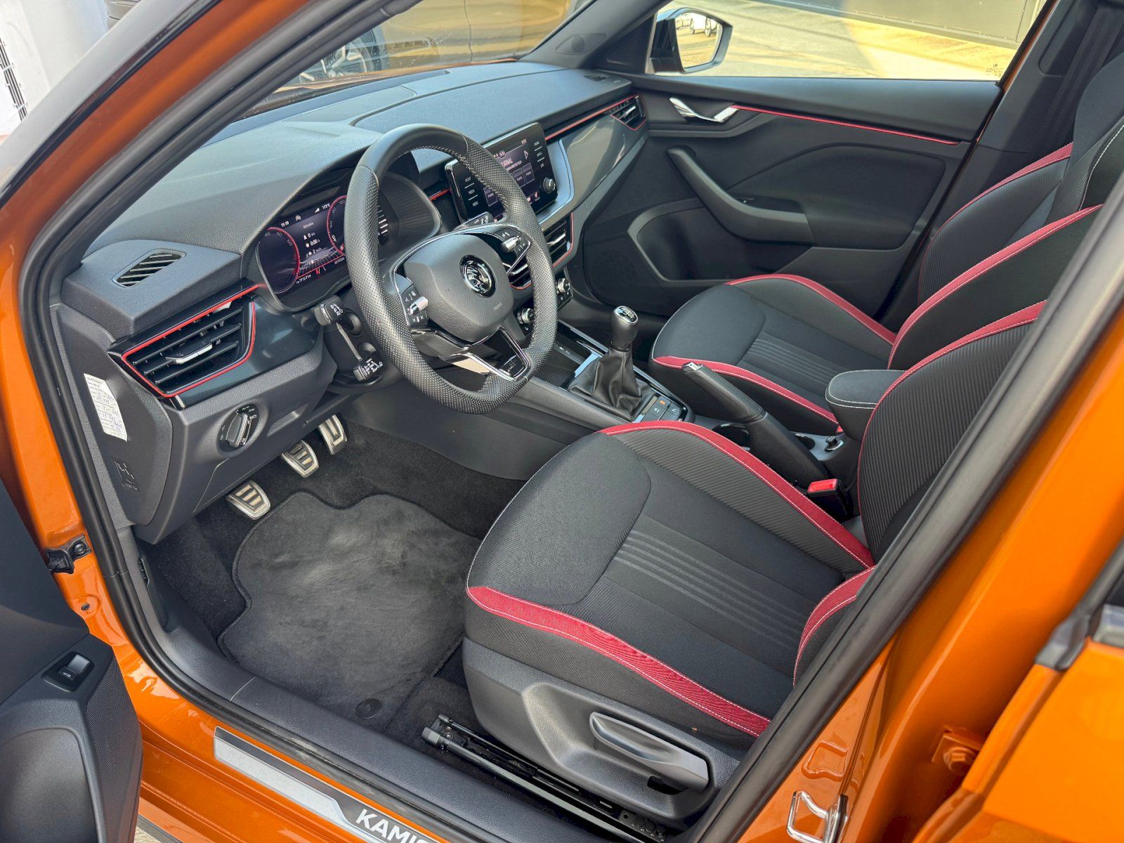 Škoda Kamiq, 1.0 TSI 81 kW Monte Carlo - fotka 6