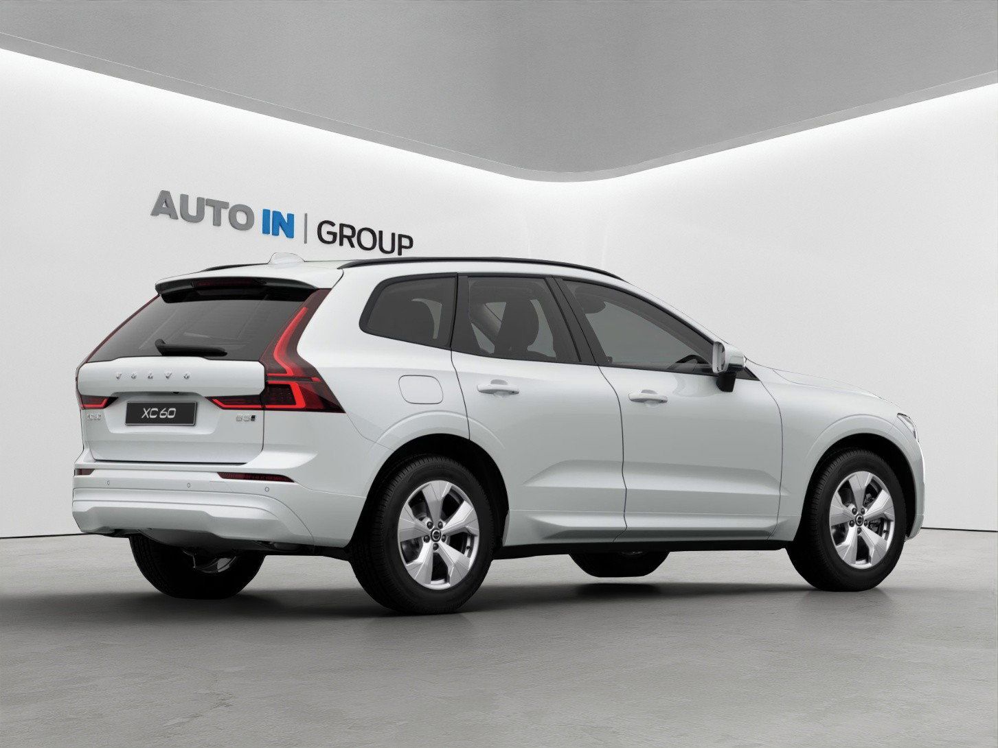 Volvo XC60, B5 AWD benzin Plus Dark - fotka 5