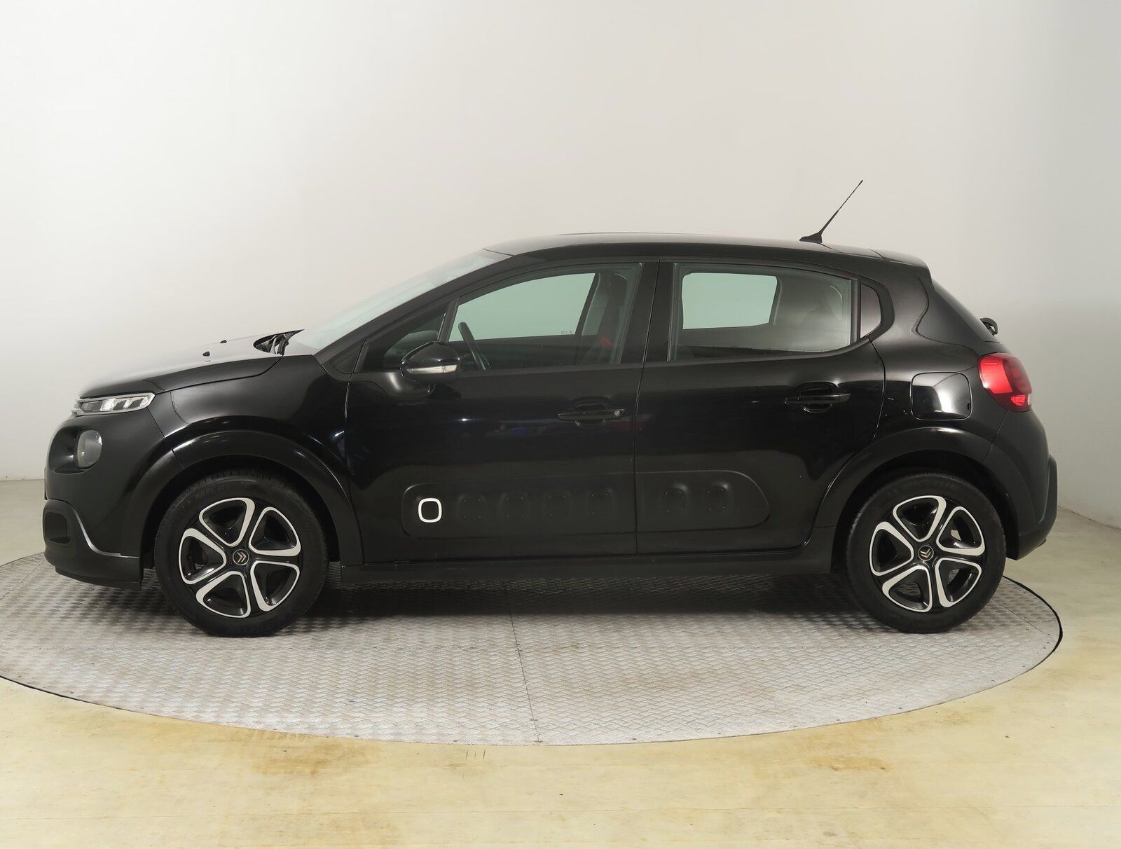 Citroën C3, 1.2 PureTech, ČR,1.maj - fotka 3