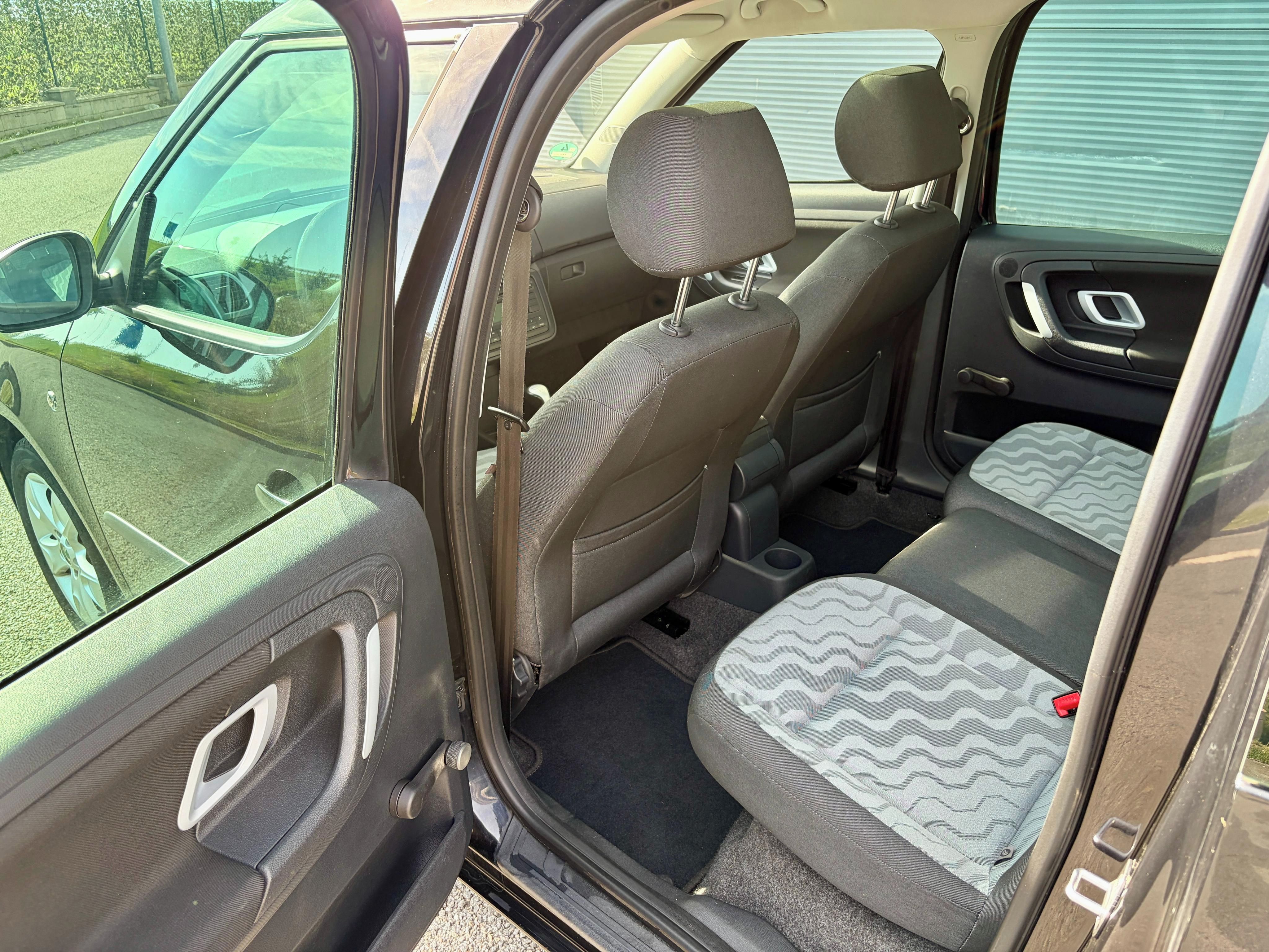 Škoda Roomster, 1.4i 63kW 16V VÝHŘEV Senzory - fotka 6