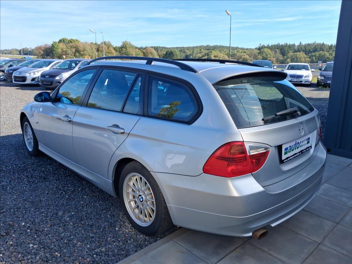BMW Řada 3, 2,0 390L - fotka 5