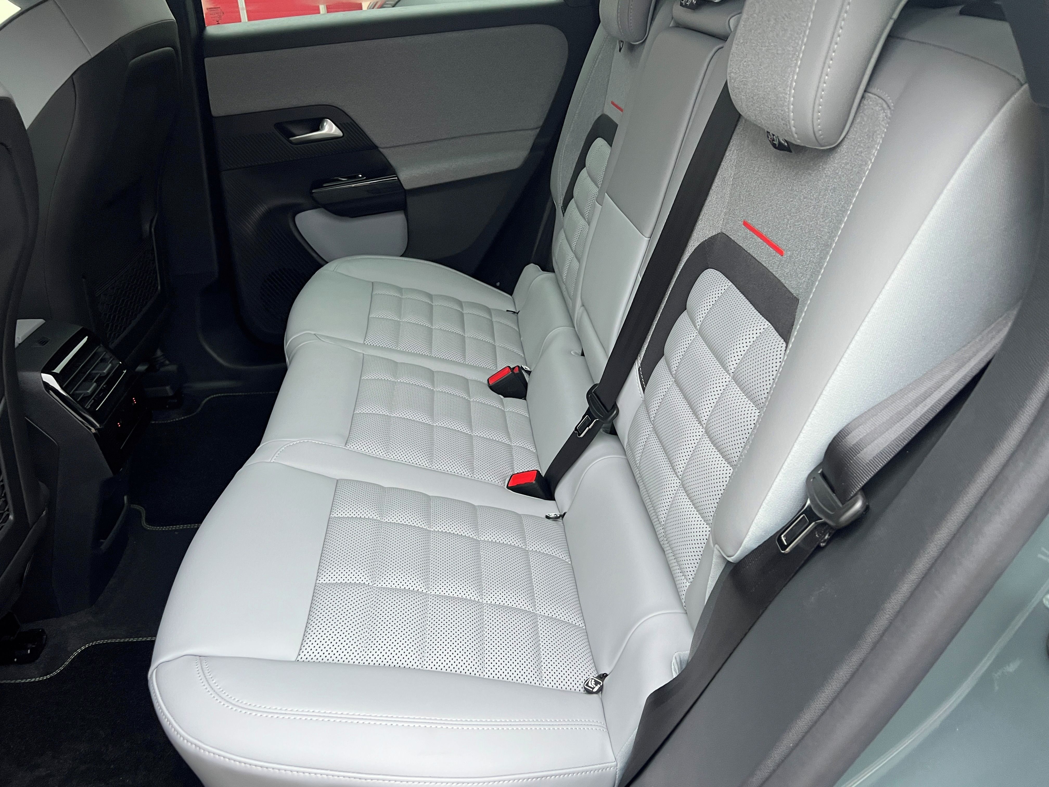 Citroën C5 Aircross, Plug-in Hybrid 225k Automatic - fotka 5