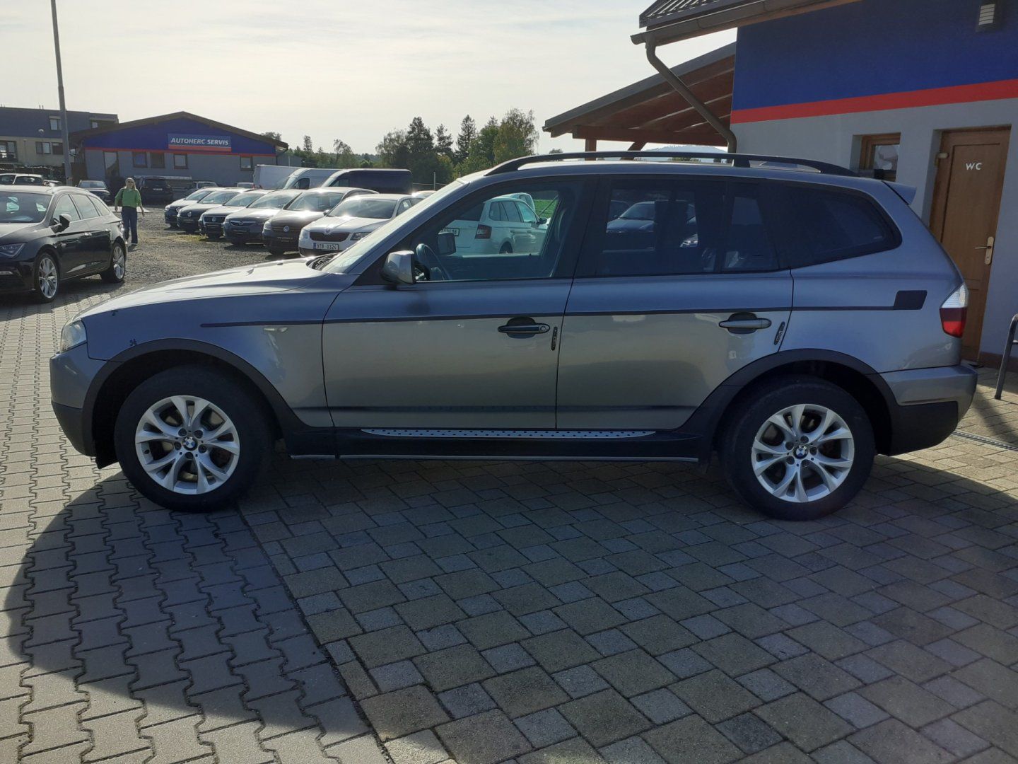 BMW X3, 2.0 x drive 1.maj čr 4x4 - fotka 6