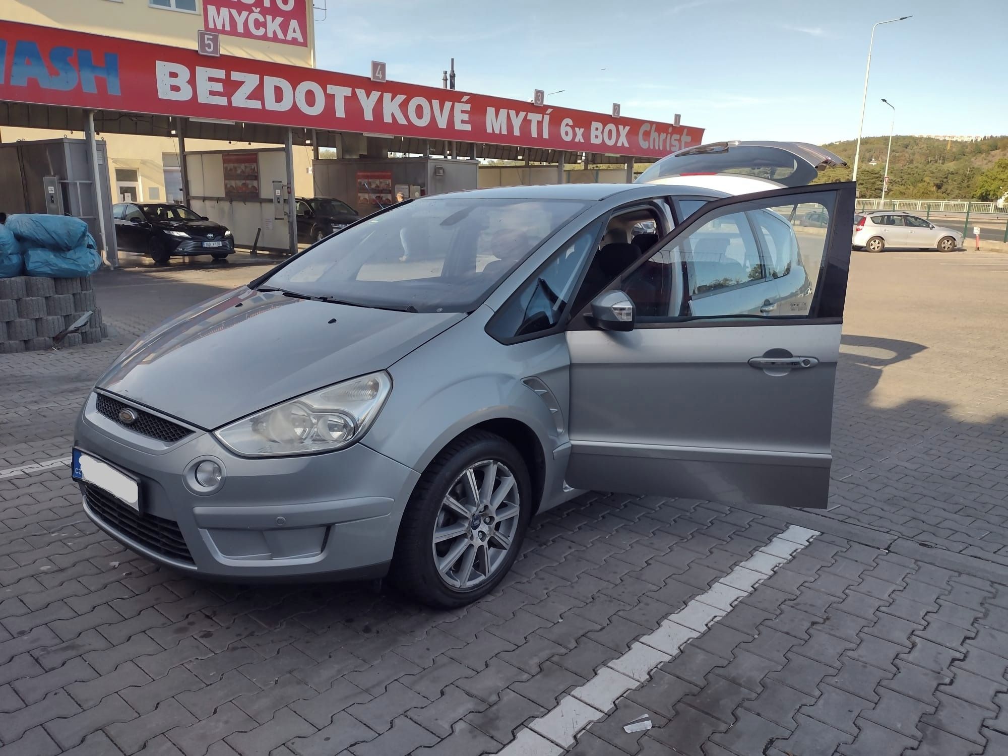 Ford S-MAX, 2.0 TDI, 103 kW, 7 míst - fotka 4