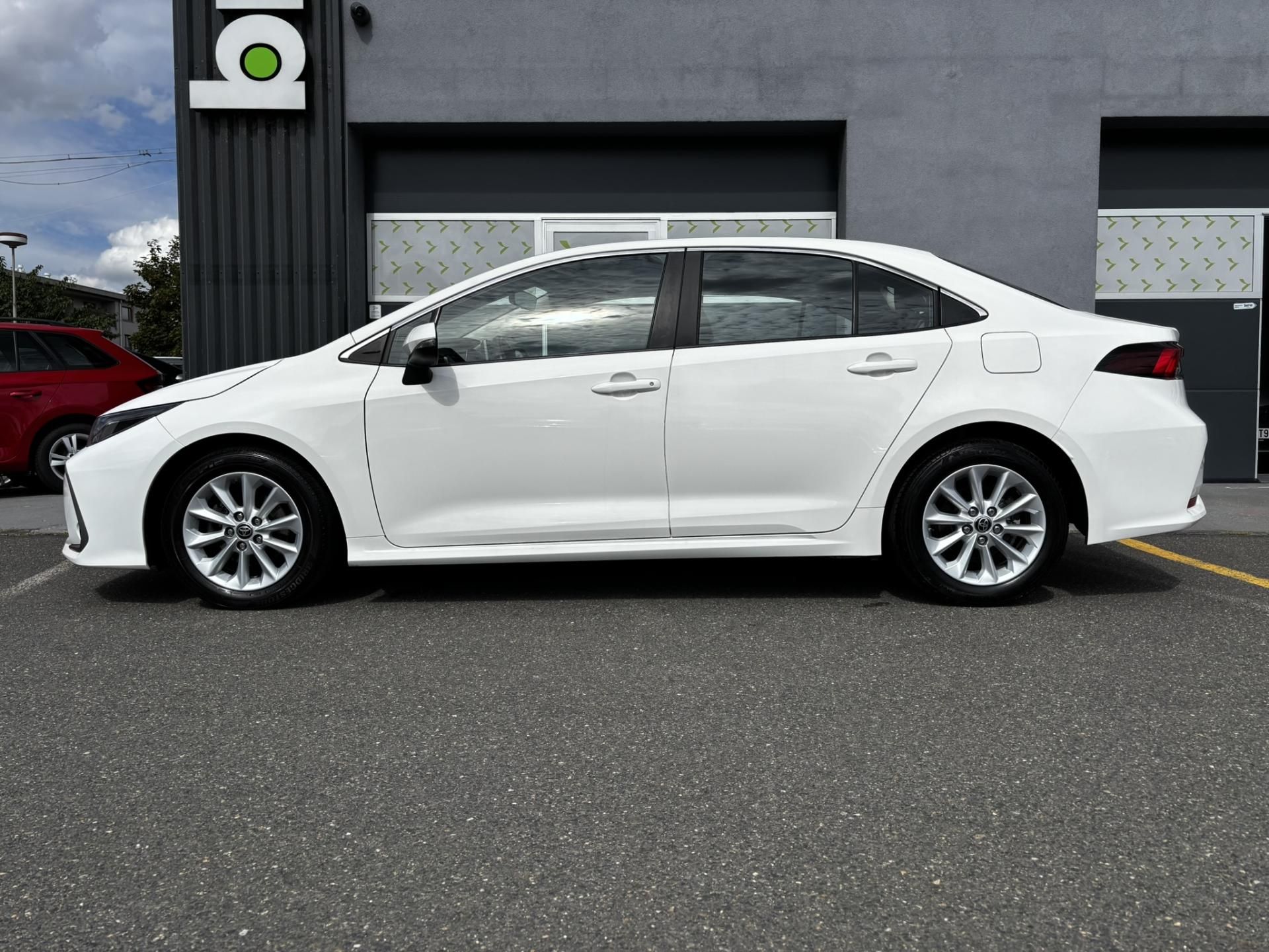Toyota Corolla, Sedan Comfort 1.5 (92 kW) AUT - fotka 2