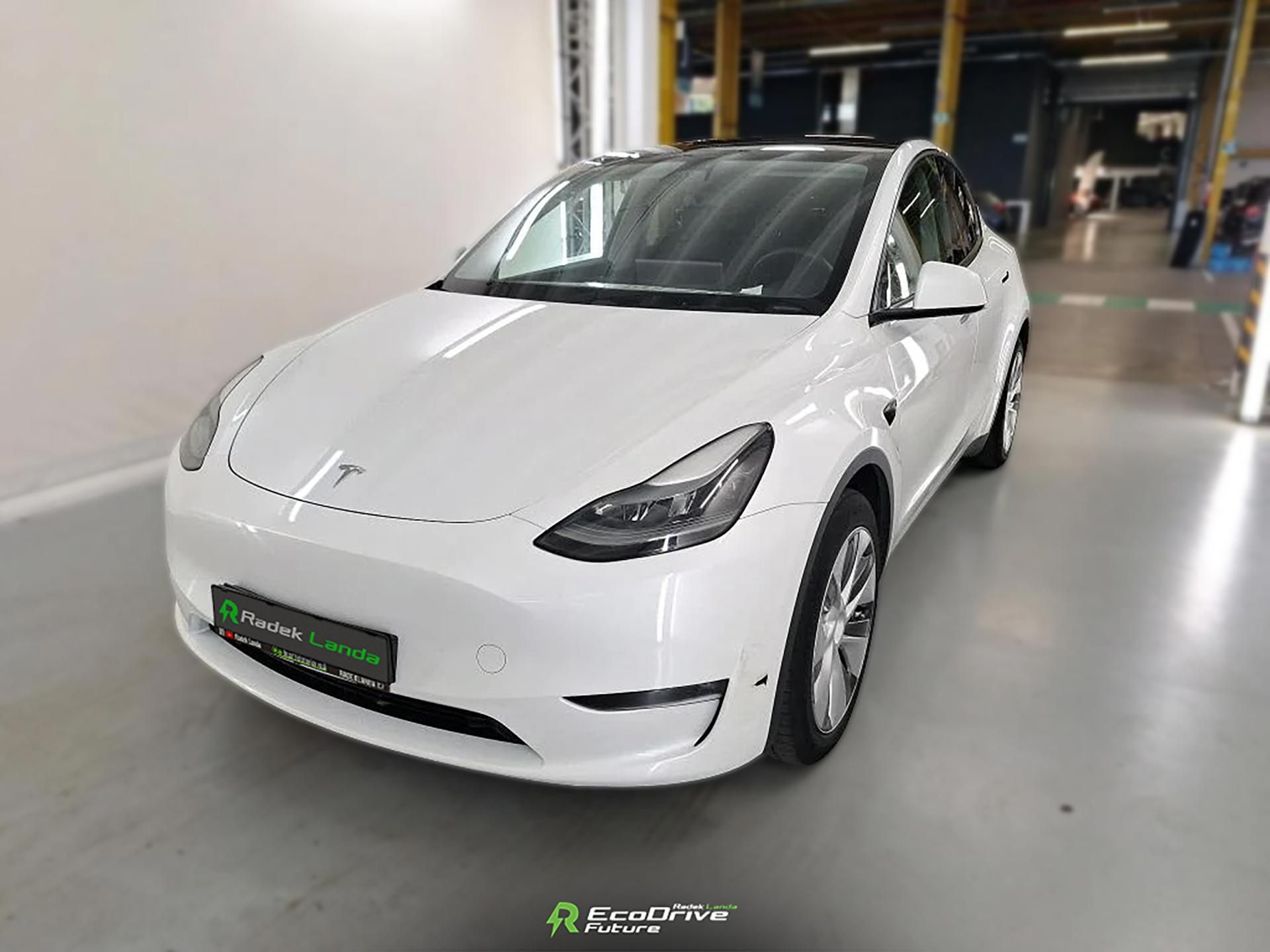 Tesla Model Y, Long Range AWD - fotka 4