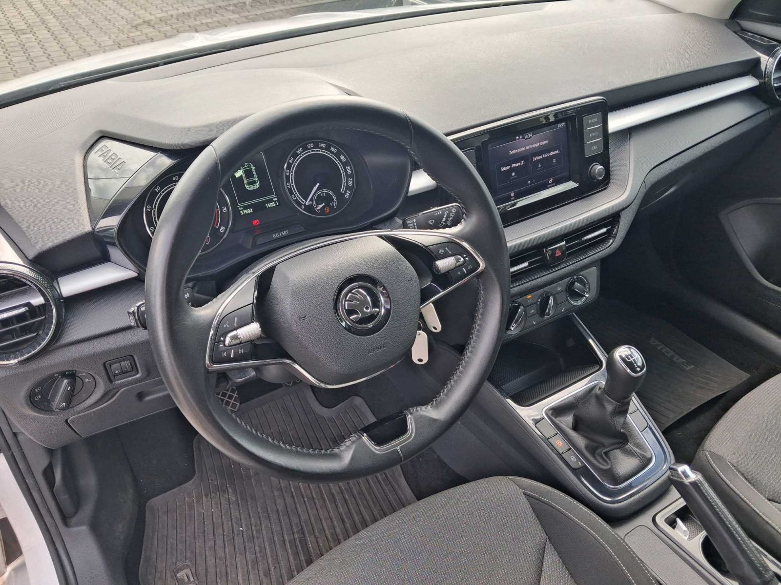 Škoda Fabia, 1.0 TSI, Ambition, ČR,1.maj - fotka 3