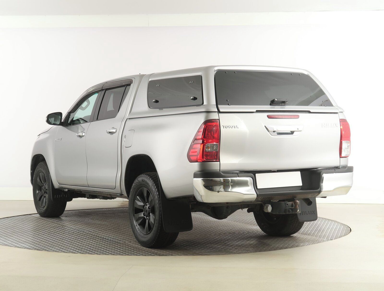 Toyota Hilux, 2.4 D-4D, 4X4, Serv.kniha - fotka 4
