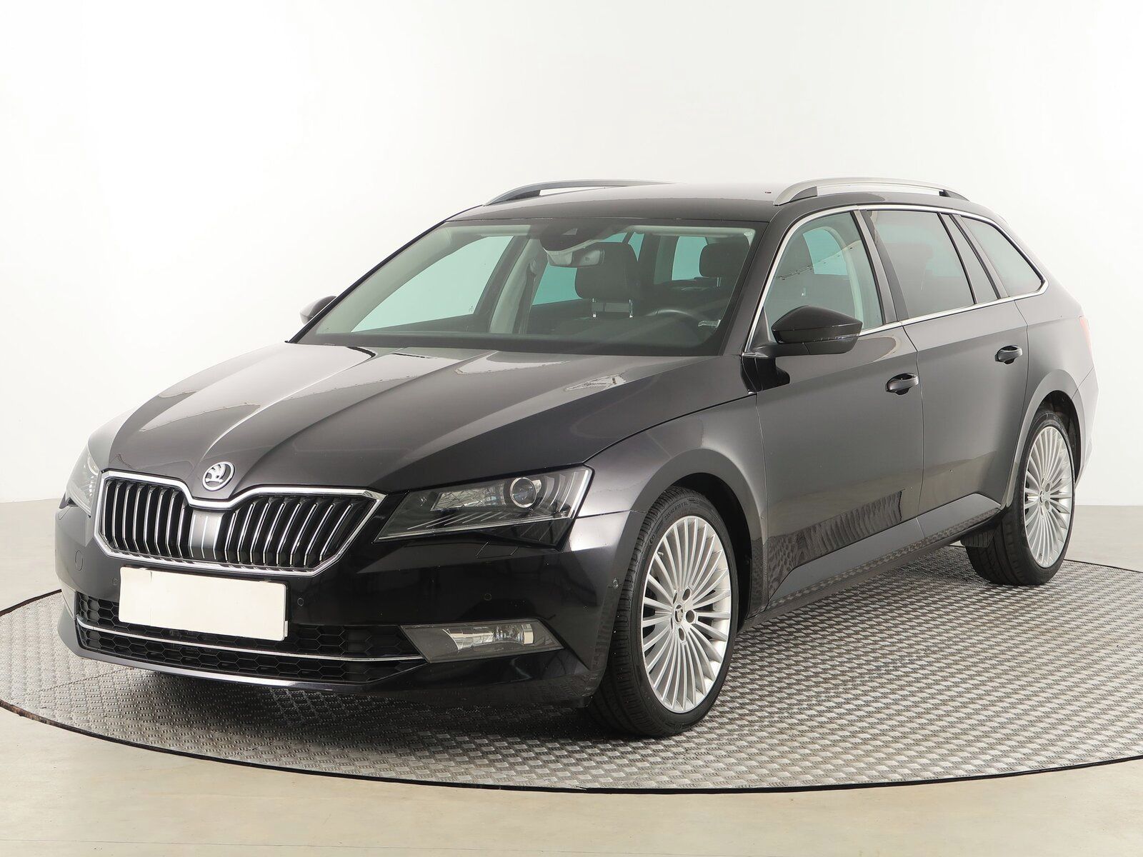 Škoda Superb, 2.0 TDI 4x4, Sportline, 4X4 - fotka 2