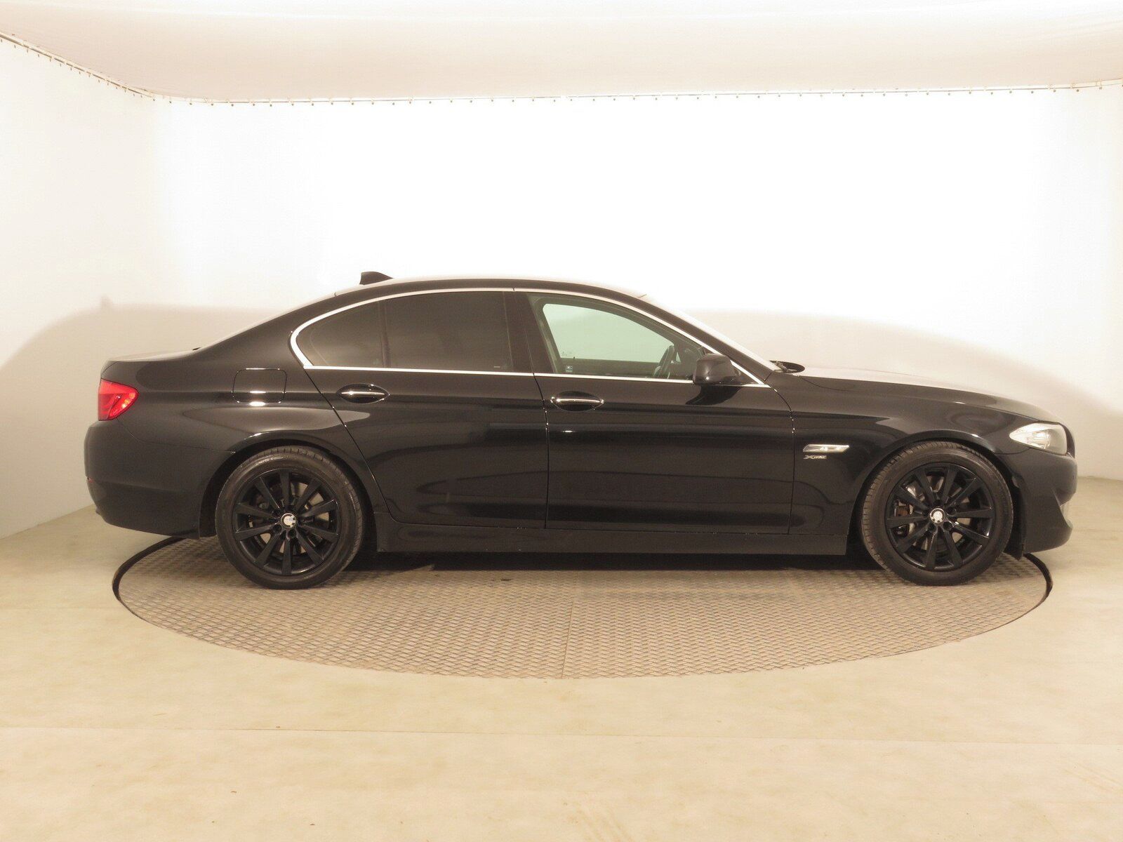 BMW Řada 5, 530d xDrive, 4X4, Automat - fotka 6