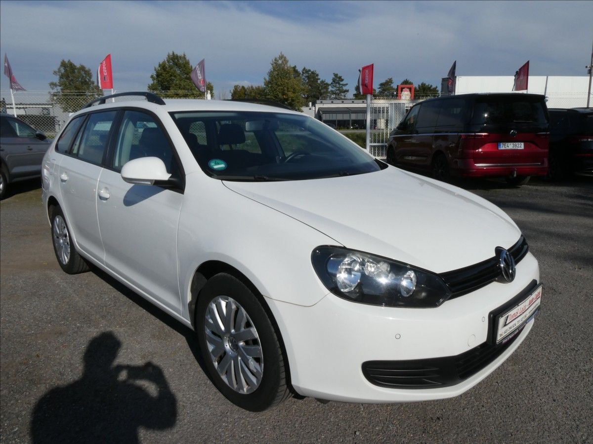 Volkswagen Golf, 1,2 TSi 77kW serviska, klima