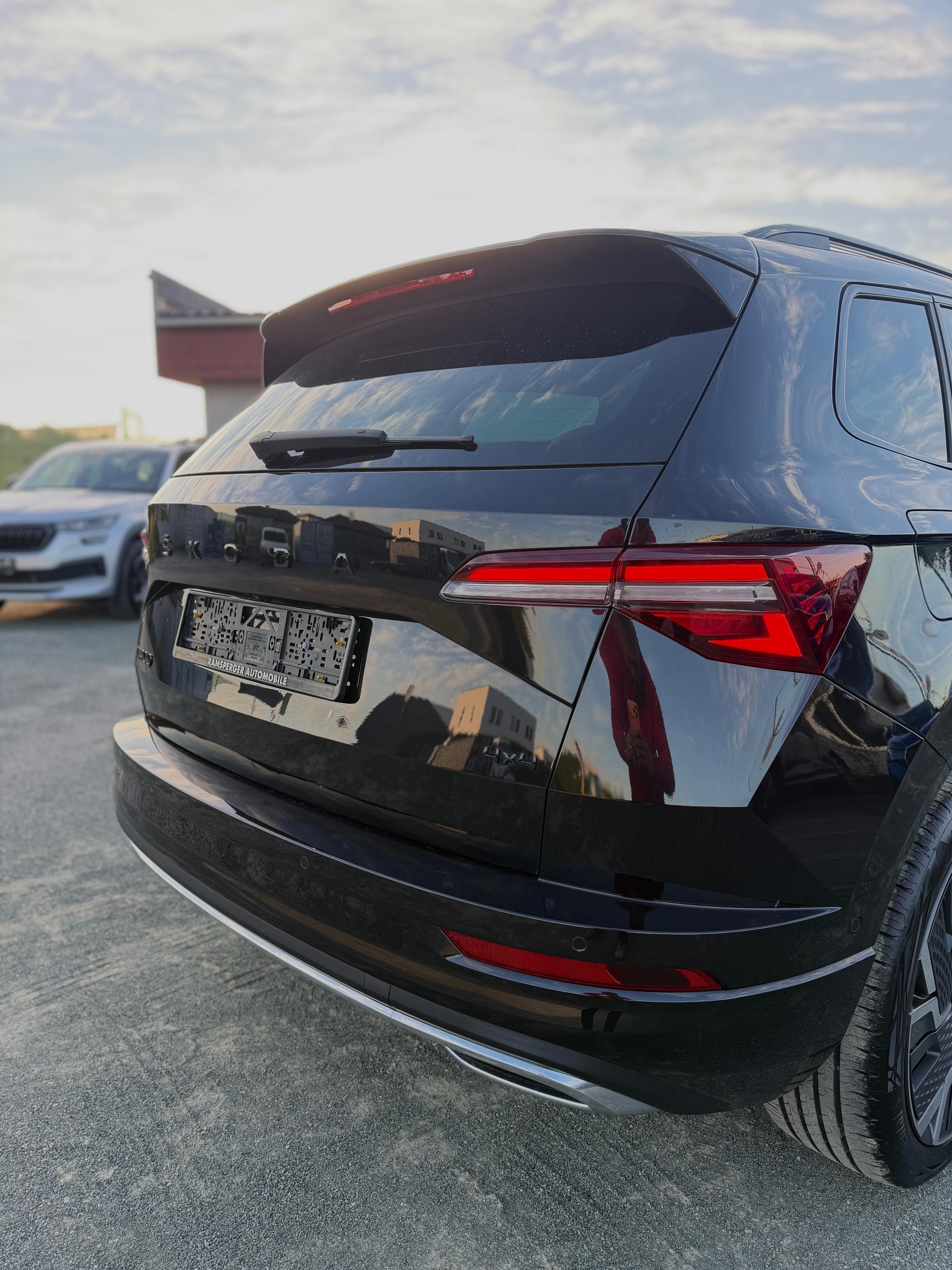 Škoda Karoq, Sport Line 2.0 TSI 4x4 360 DCC - fotka 6