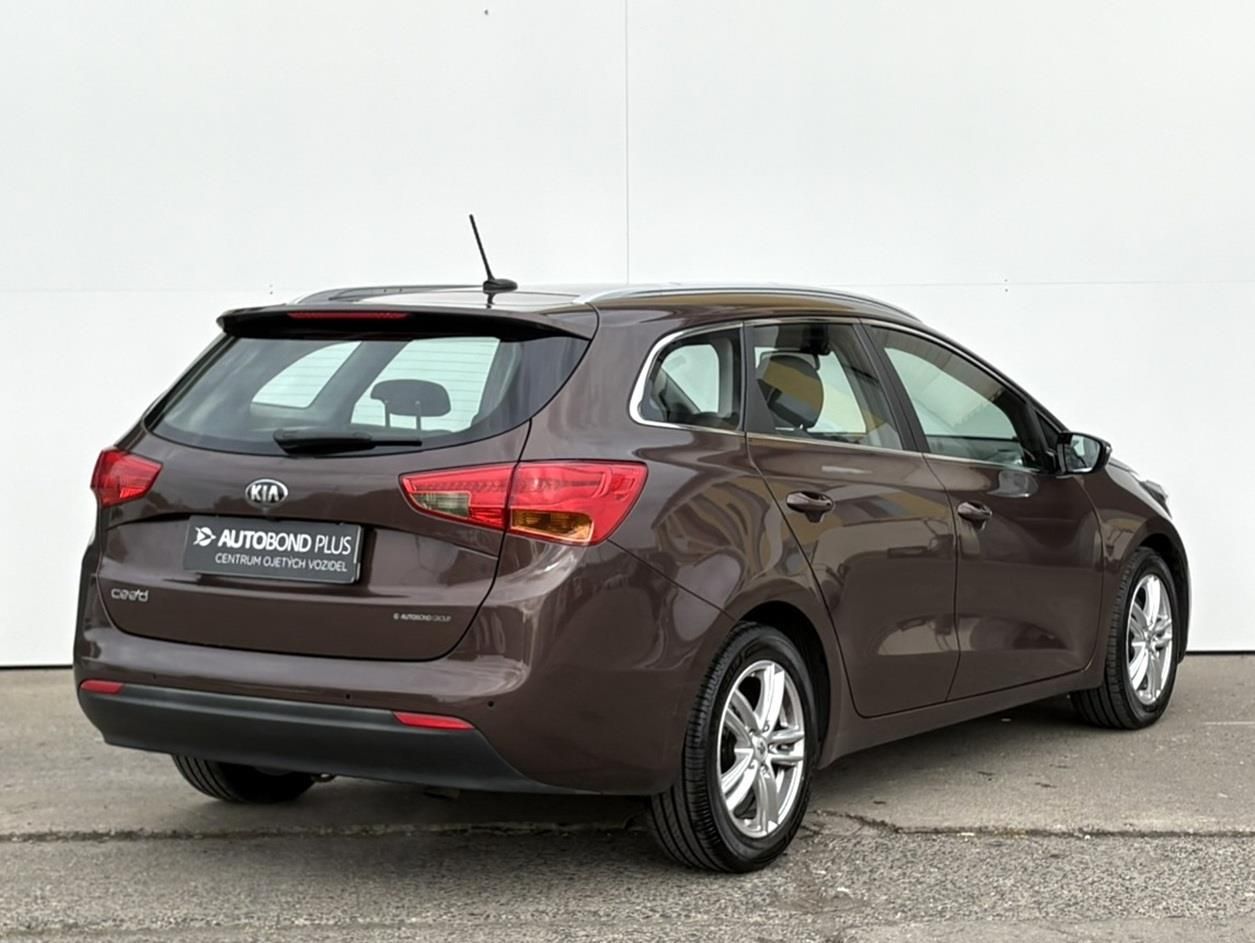 Kia Cee´d, 1.6 GDi 99kW Exclusive - fotka 2