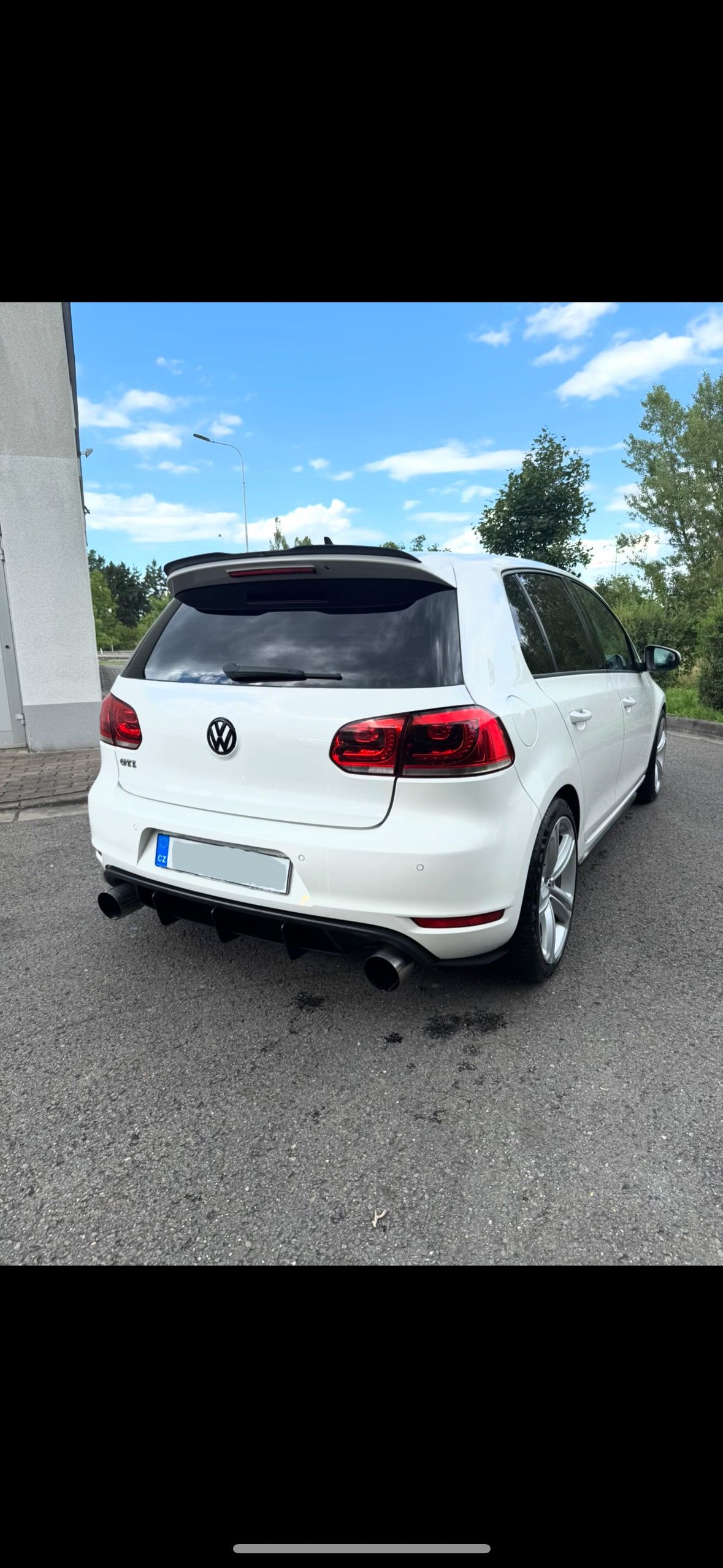 Volkswagen Golf, 2.0 TSI - fotka 2