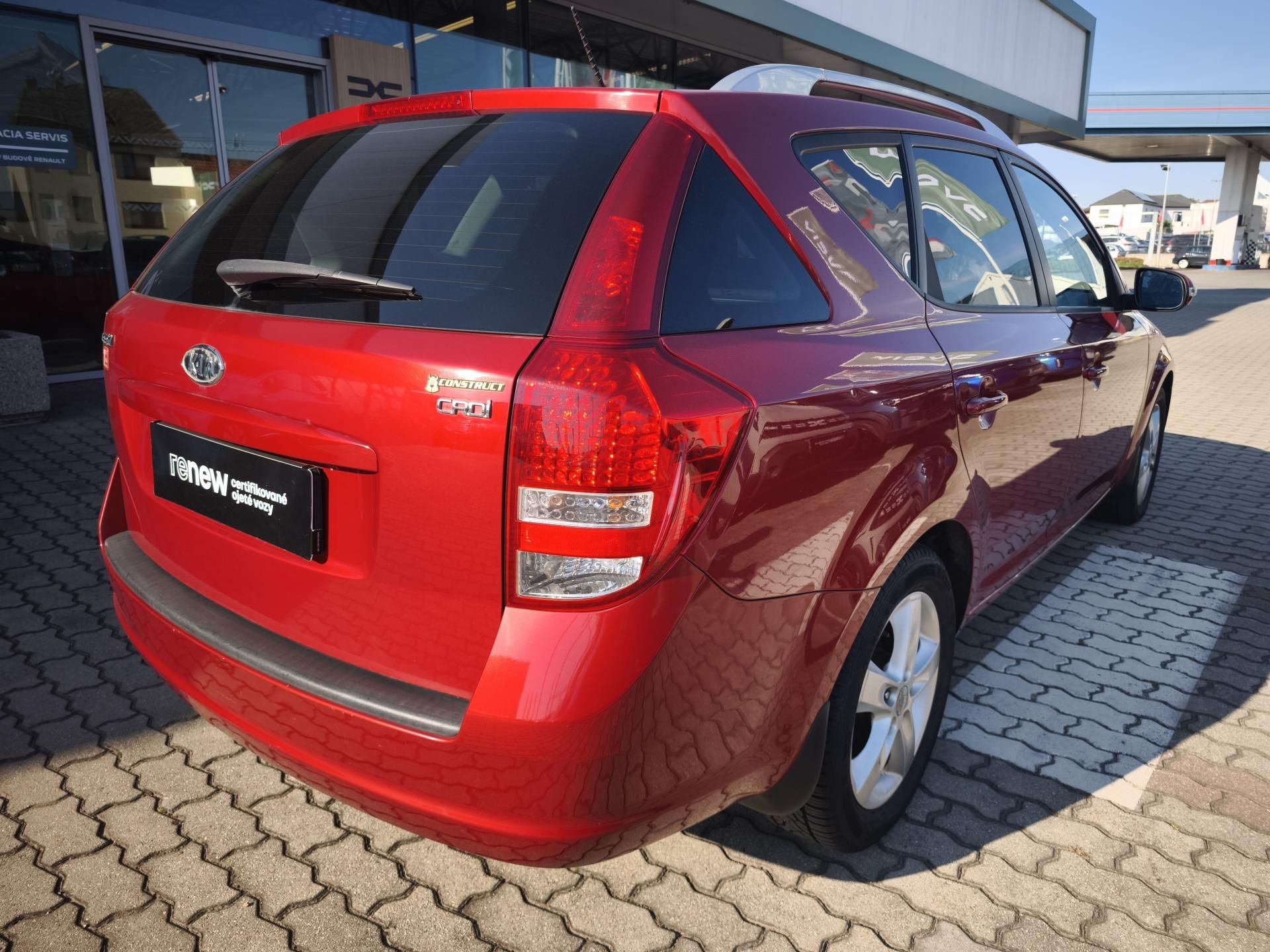 Kia Cee´d, 2011 ČR 1.6 CRDi 85kW - fotka 5