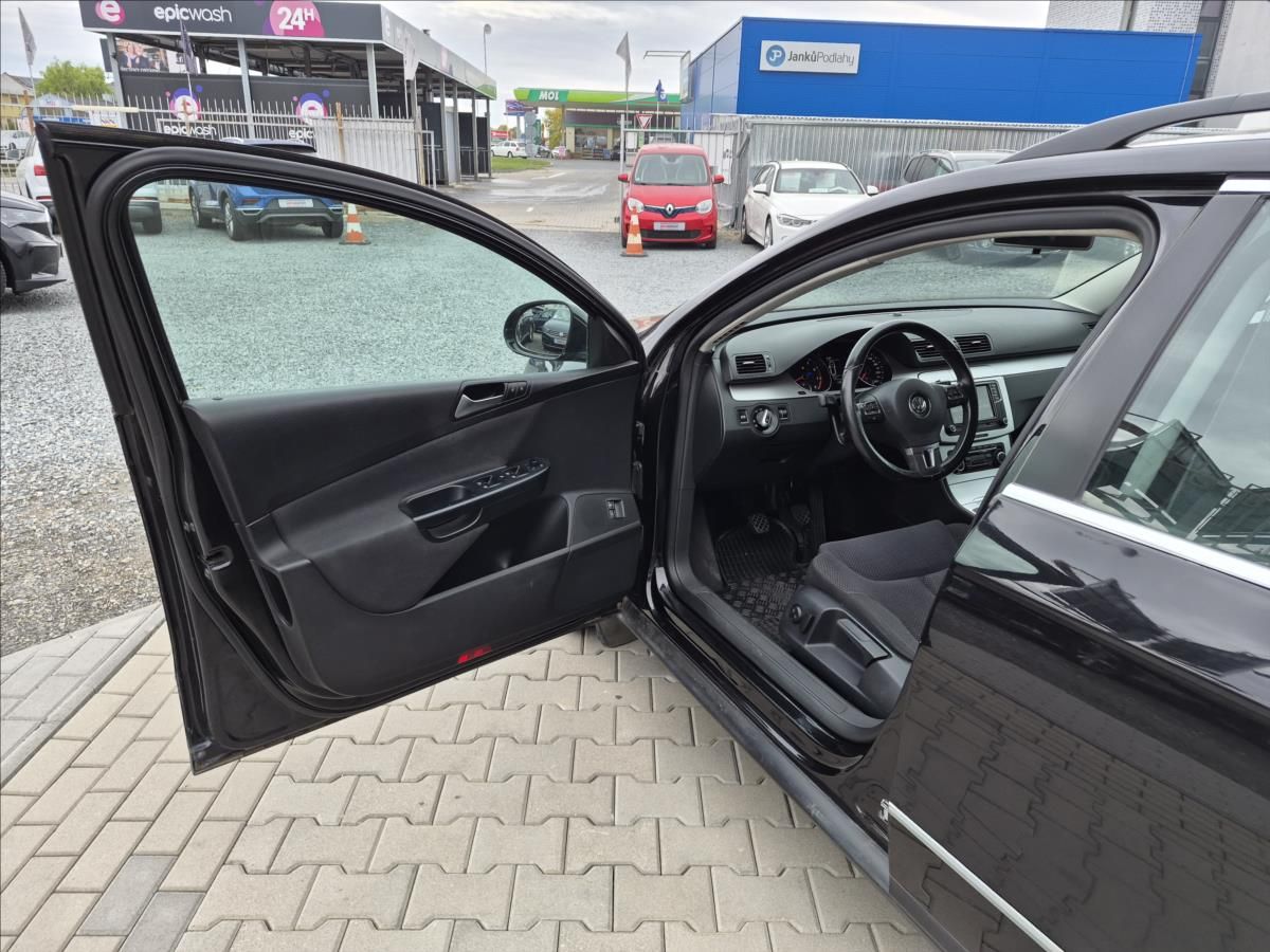 Volkswagen Passat, 1,4 TSI Comfortl. 6°manuál Taž - fotka 6