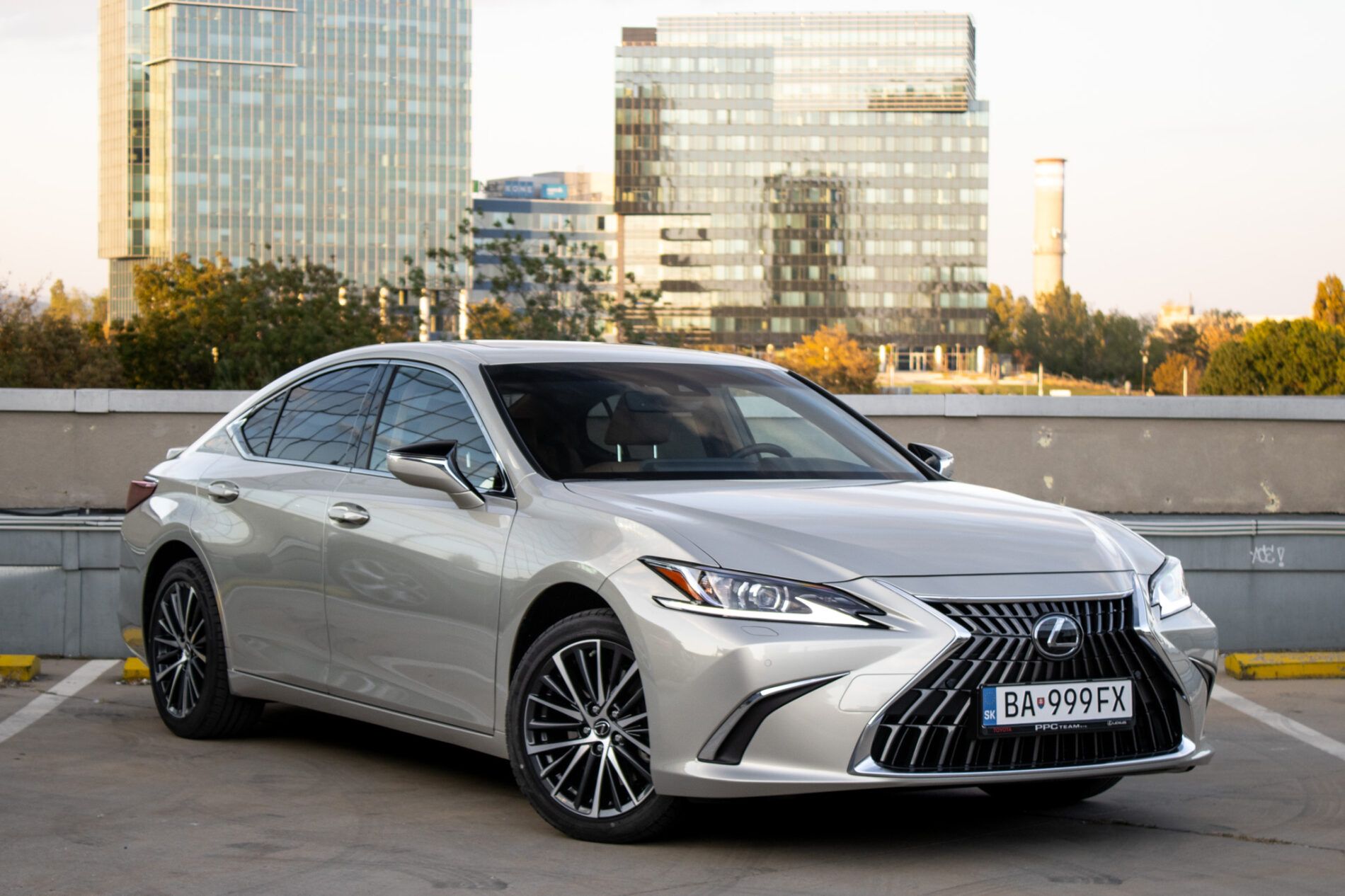 Lexus ES - fotka 4