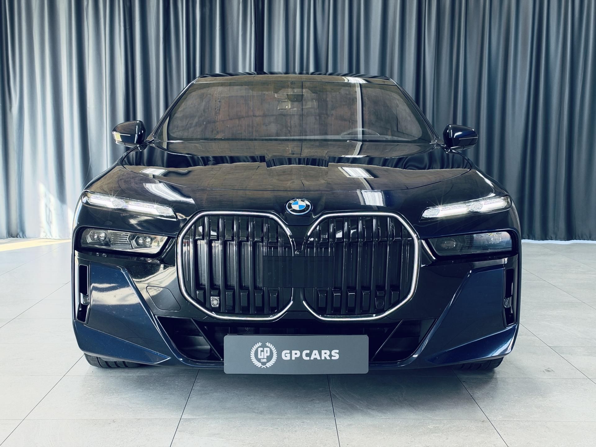 BMW Řada 7, 750e*ZÁRUKA*TV*MAX.VÝBAVA - fotka 2