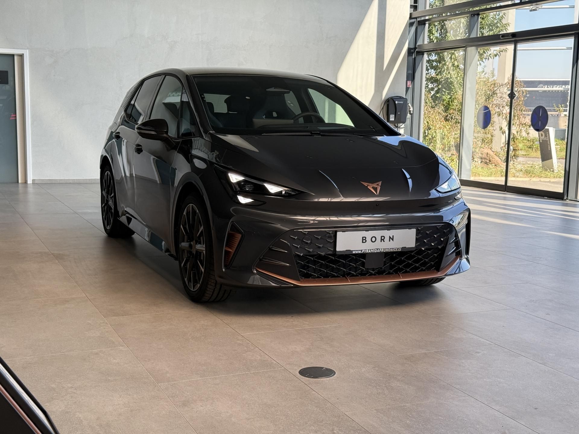Cupra Born, VZ 79 kWh / 326k / 2027 - fotka 4