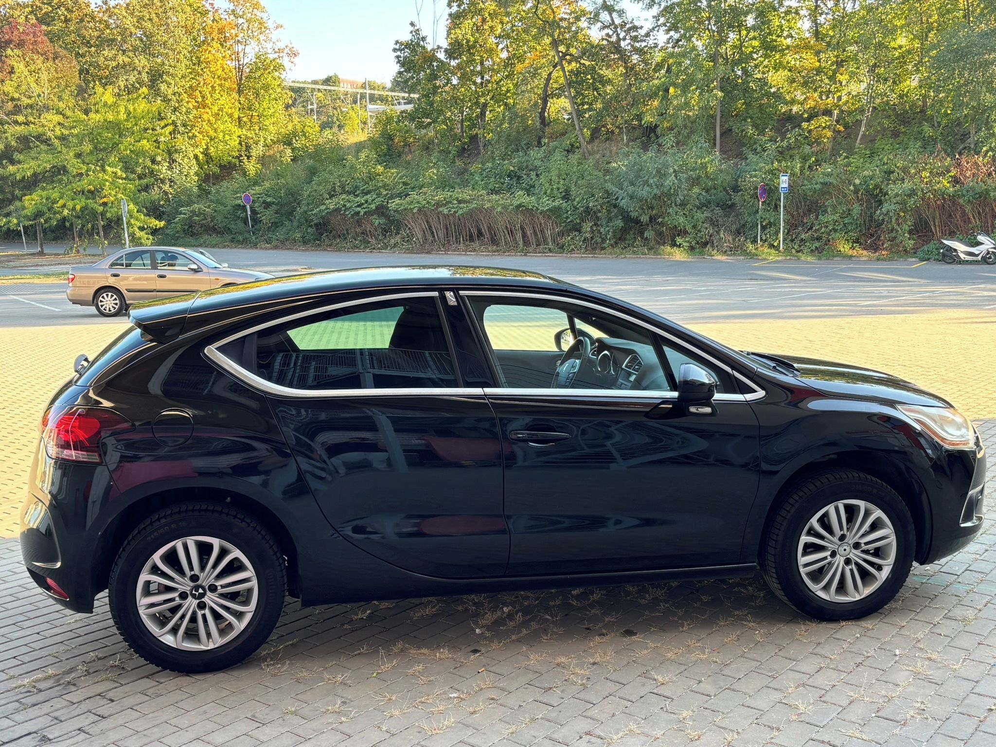 Citroën DS4, 1.6i, 88kw - fotka 6