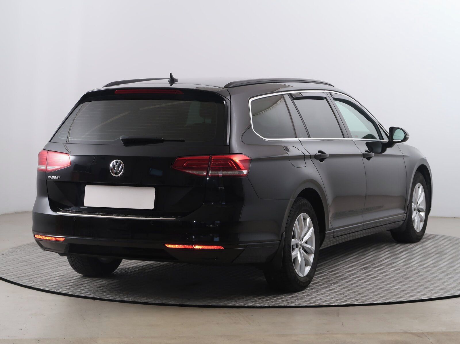 Volkswagen Passat, 2.0 TDI, Automat - fotka 5