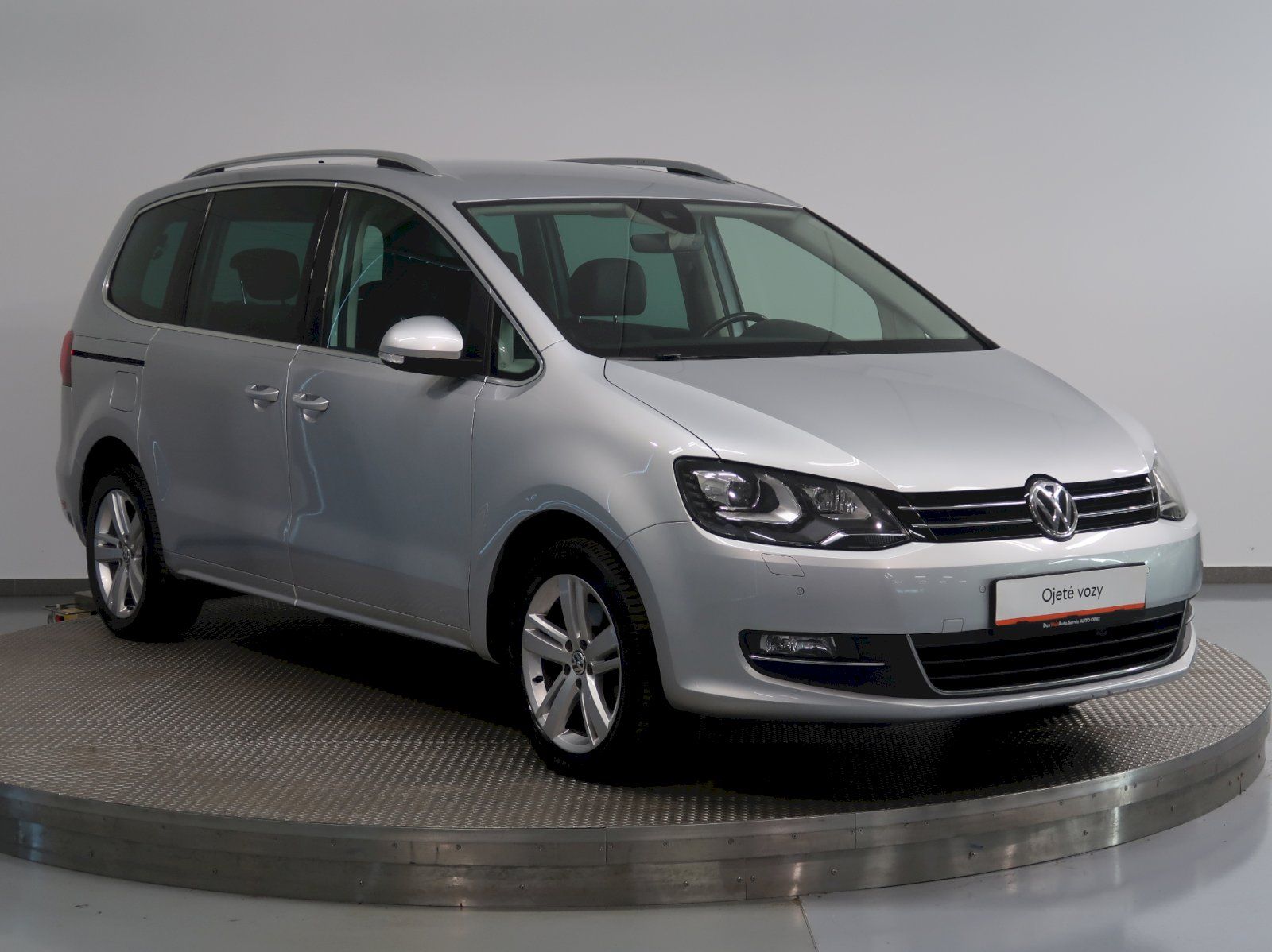 Volkswagen Sharan, HIGHLINE 2.0TDI 4x4 DSG 7MÍST - fotka 6
