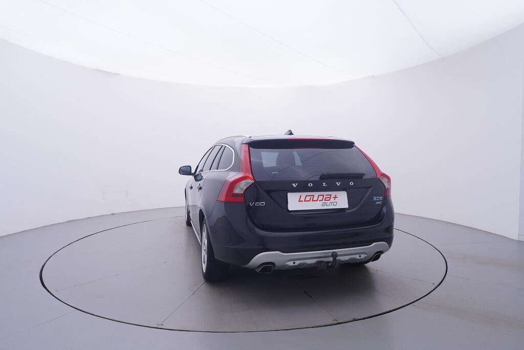 Volvo V60, 2.4 D5 169 kW - fotka 4
