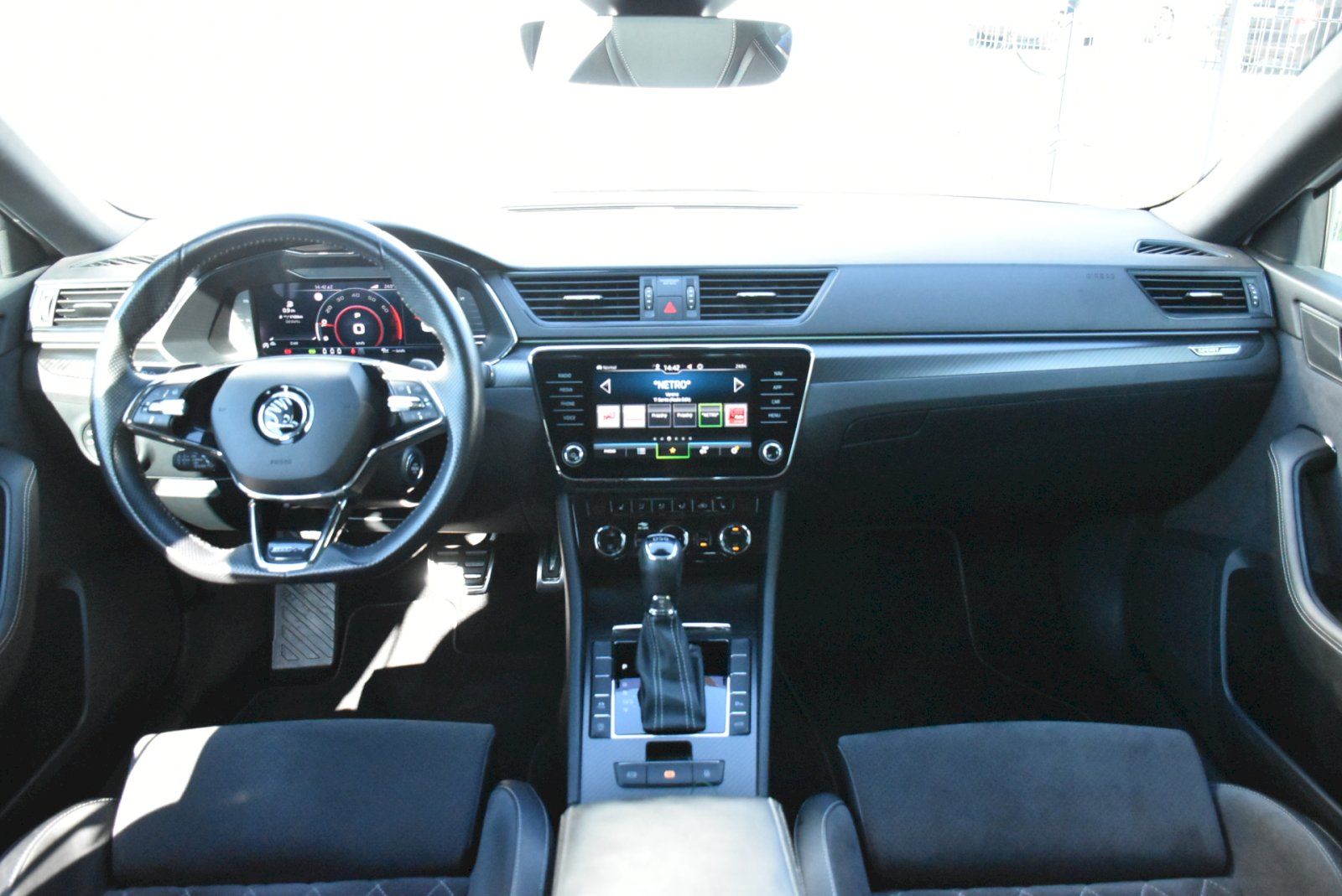 Škoda Superb, Sportline 1.5 TSI DSG - fotka 5