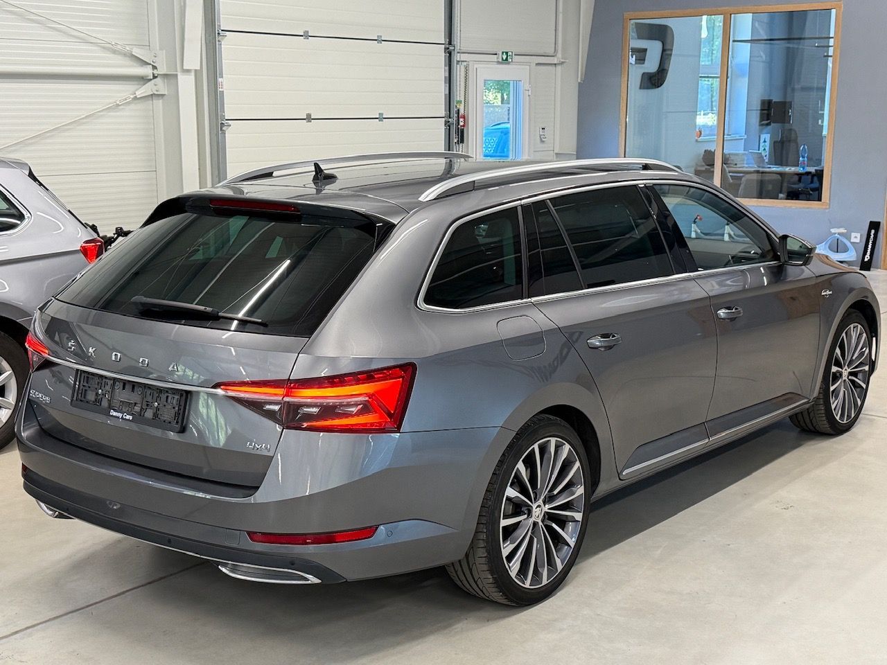 Škoda Superb, 2.0TDI 4x4 LAURIN & KLEMENT - fotka 4