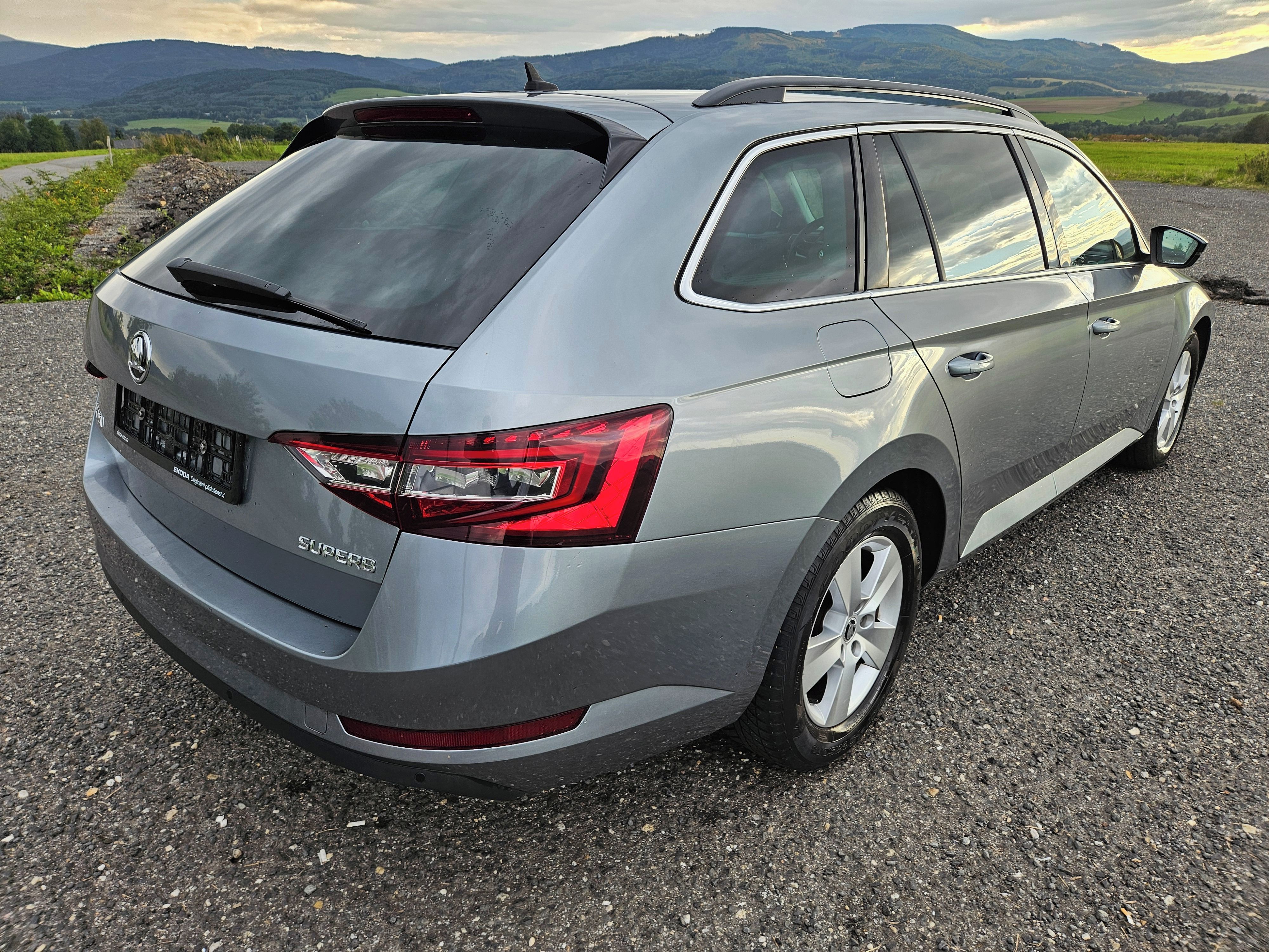 Škoda Superb, 1.6 TDi DSG - fotka 6