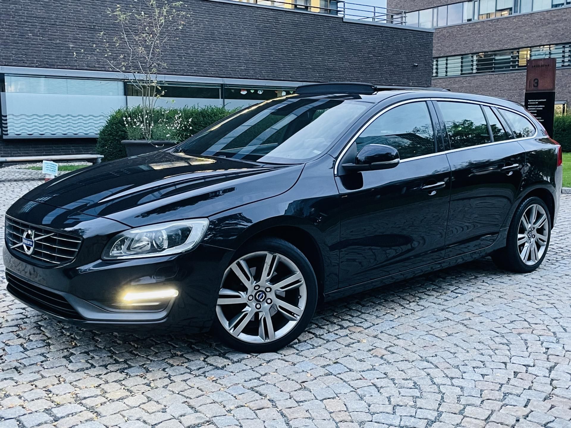 Volvo V60, 2.0D 5VÁLEC AUT SERVISKA TAŽNÉ - fotka 3