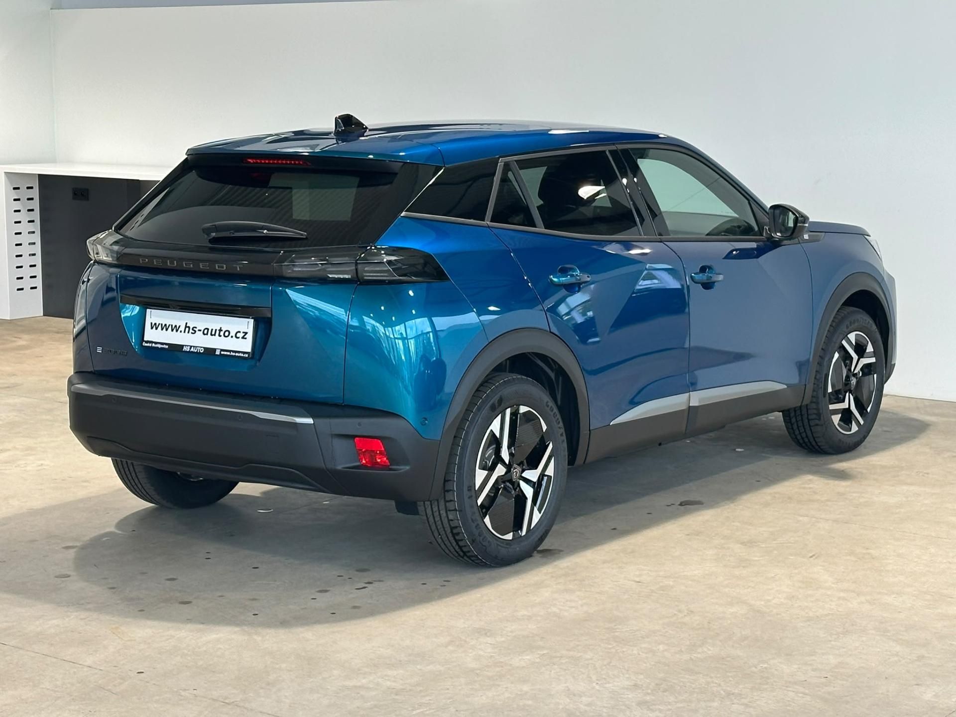 Peugeot 2008, ALLURE Elektromotor 115 kW - fotka 4