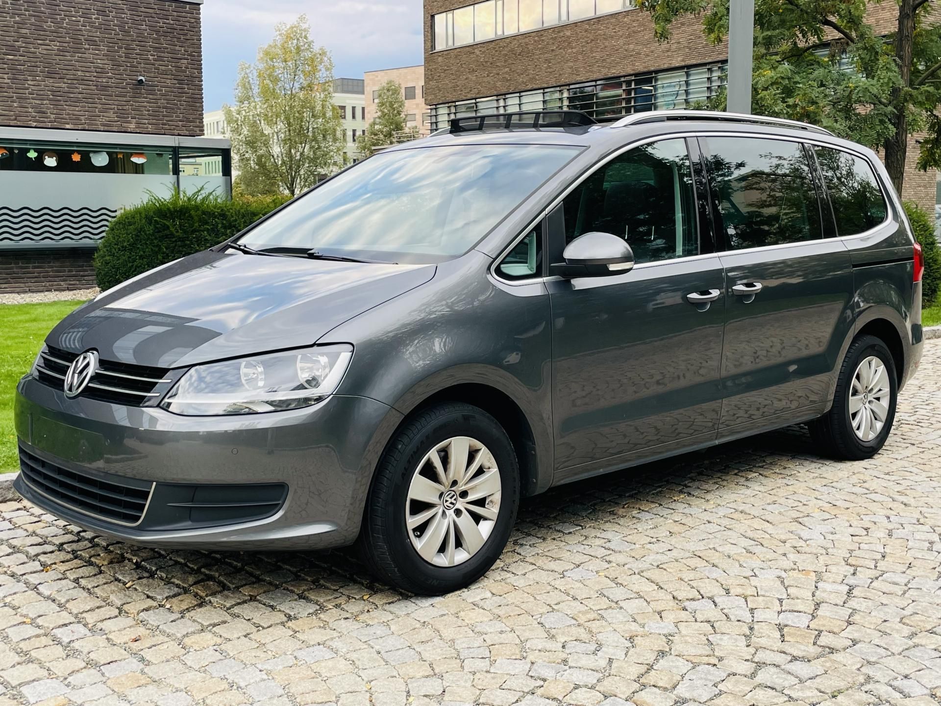 Volkswagen Sharan, 2.0TDI MANUÁL 1.MAJITEL VÝHŘEV - fotka 4