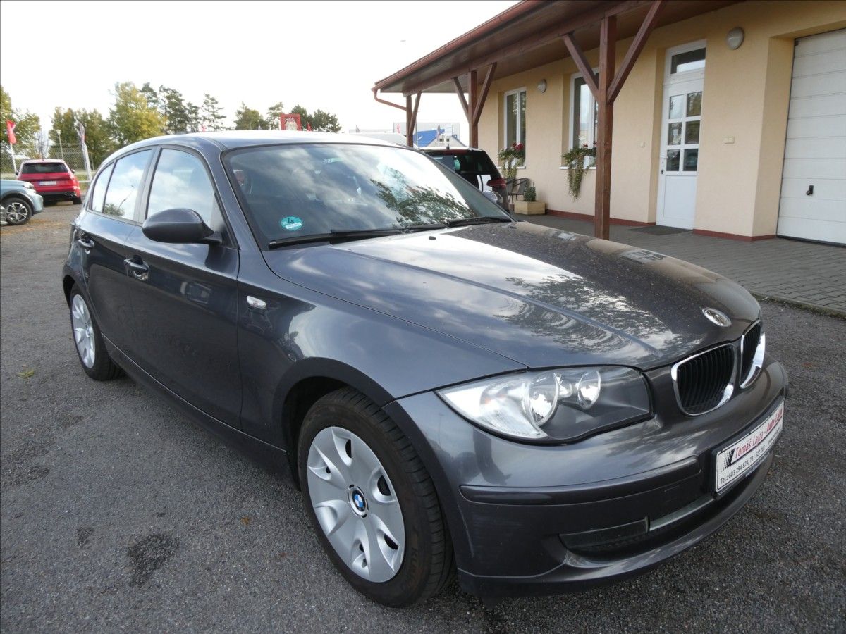 BMW Řada 1, 1,6 i 85kW serviska, 2.majitel