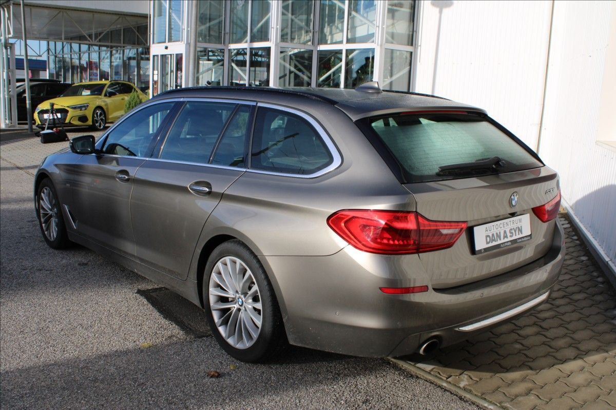 BMW Řada 5, 2,0 530i Luxury - fotka 4