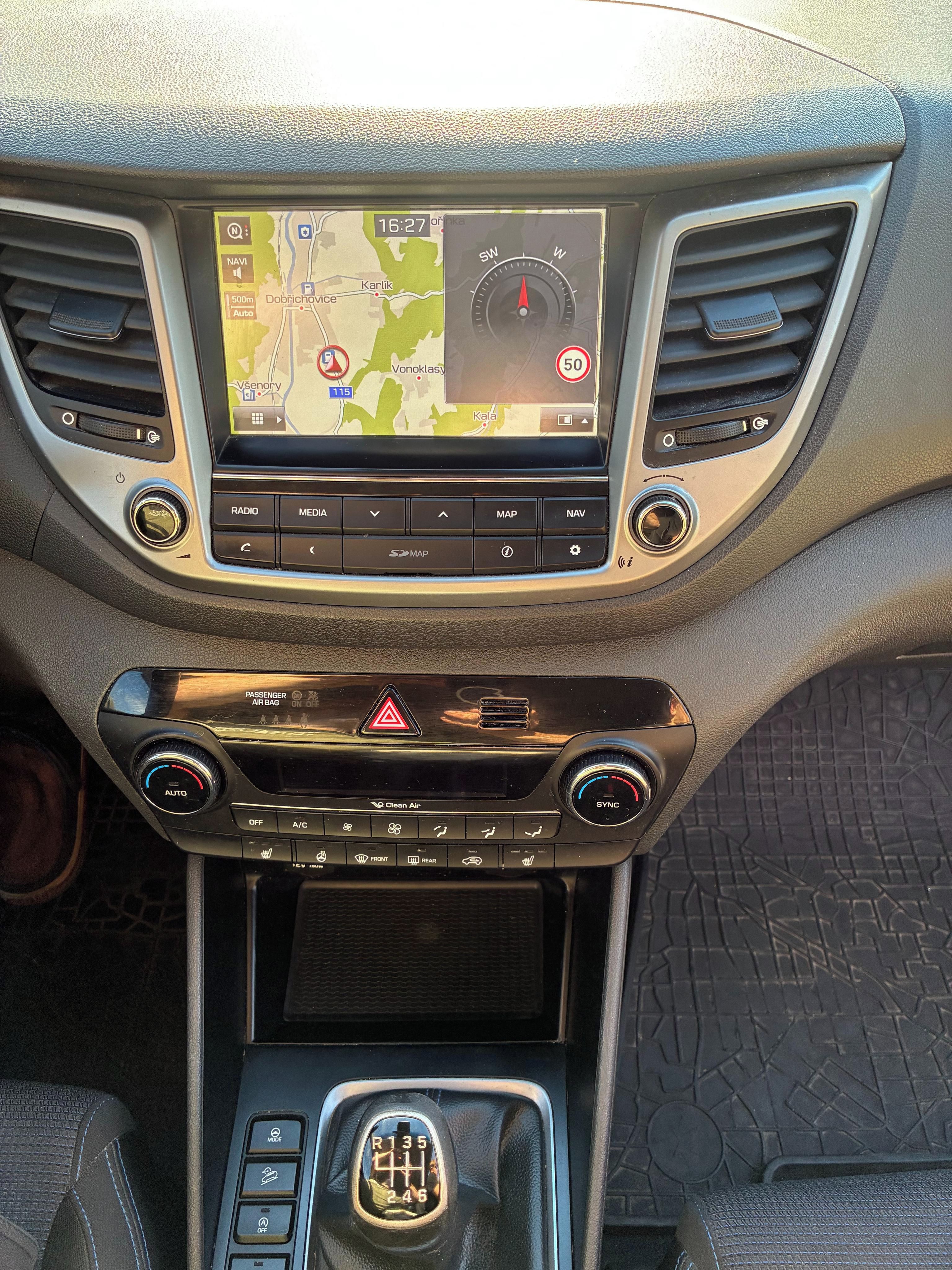 Hyundai Tucson, 1.7 CRDi 85 kW Trikolora, ČR - fotka 4