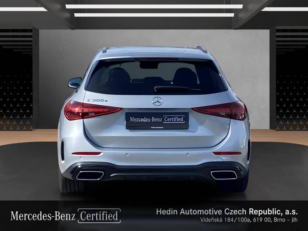Mercedes-Benz Třídy C, C 300 e kombi AMG - fotka 4