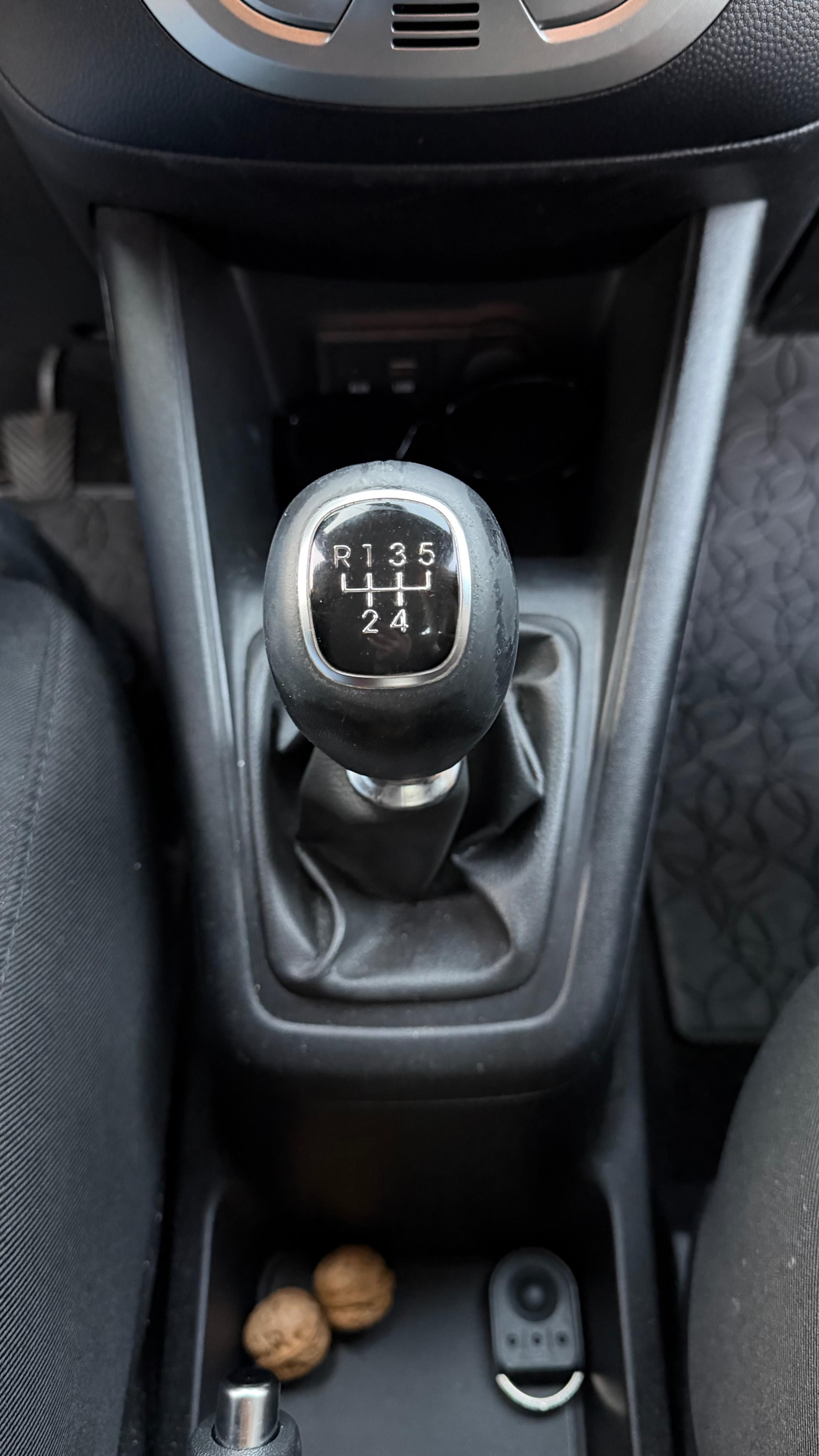 Hyundai ix20, 1,4 benzin, 1.majitel - fotka 5