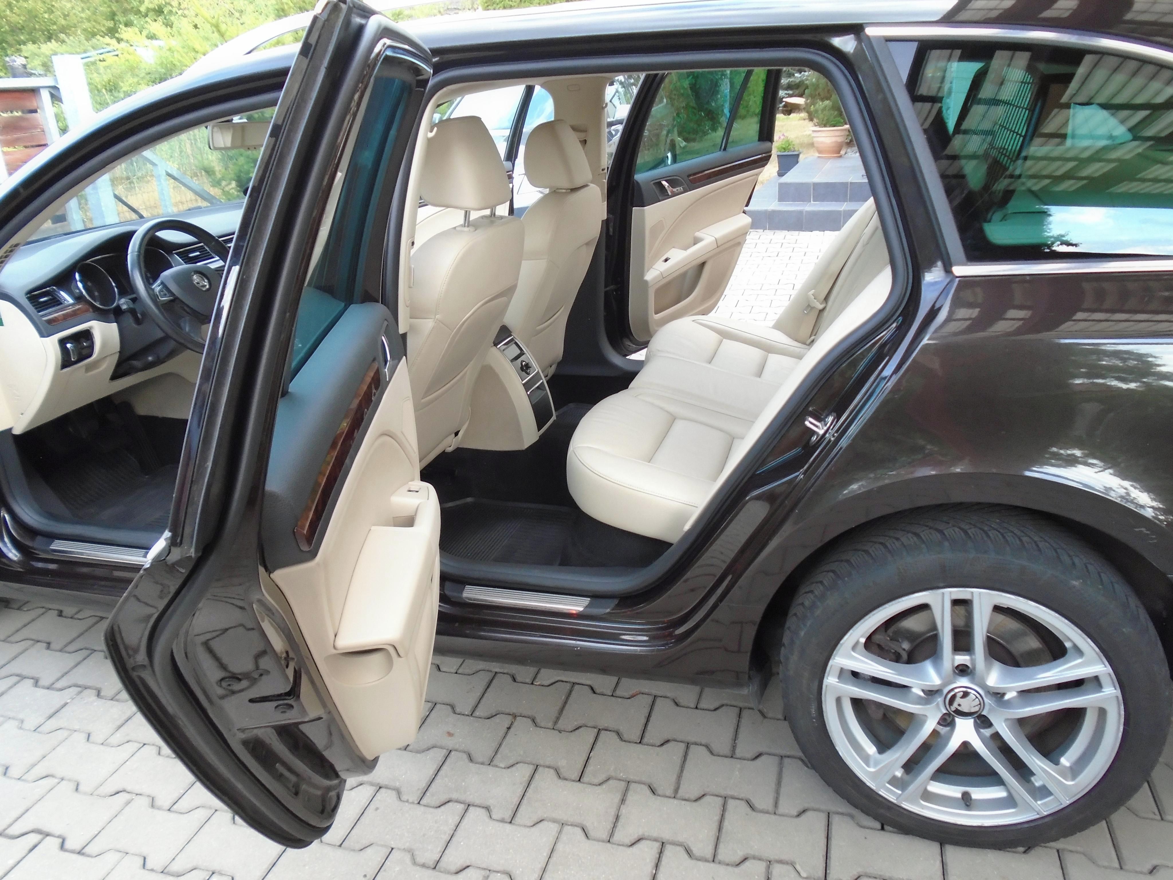 Škoda Superb, 3,6,xenony,4x4,servisováno! - fotka 6
