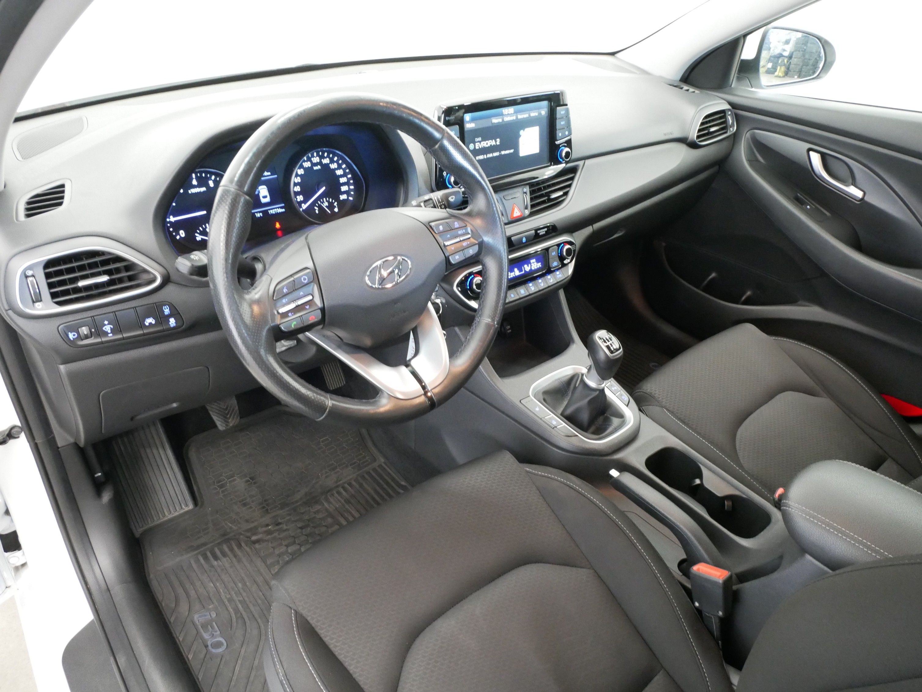 Hyundai i30, 1.4 T-GDI 103 kW - fotka 5