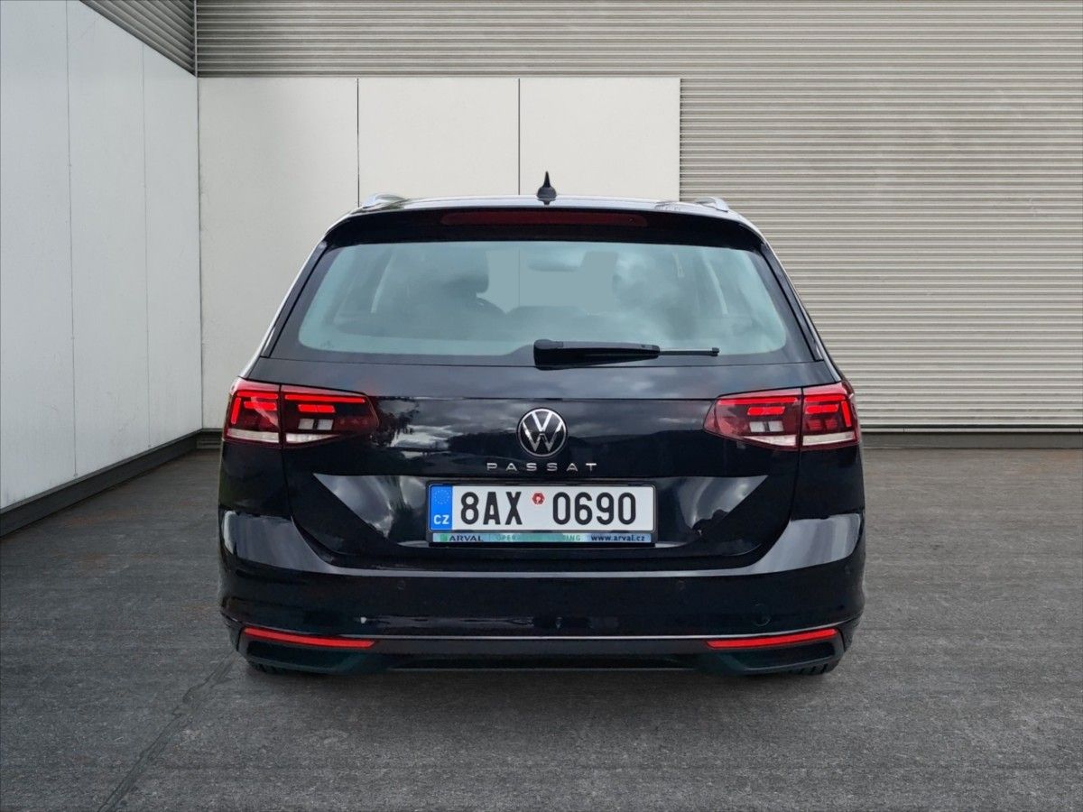Volkswagen Passat, 2,0 TDI 110 Business - fotka 3