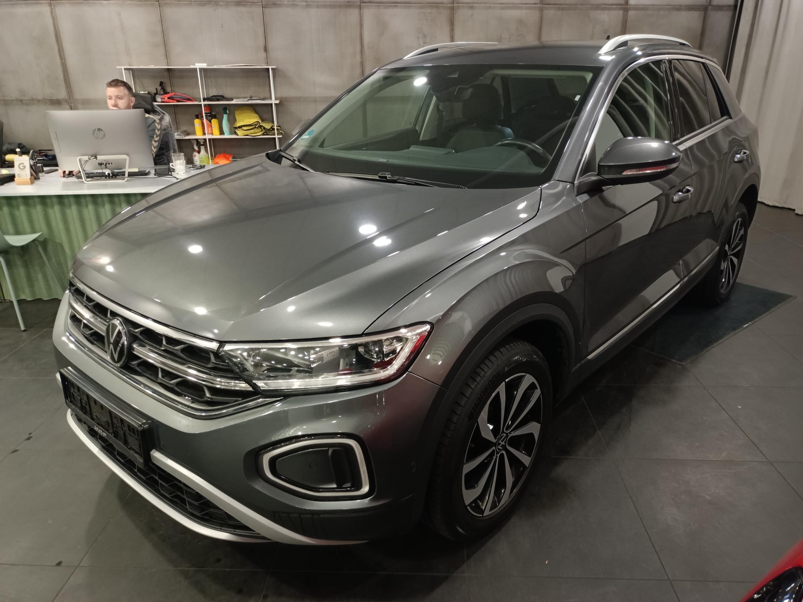 Volkswagen T-Roc, Style 1.5 TSI DSG / Tažné - fotka 2