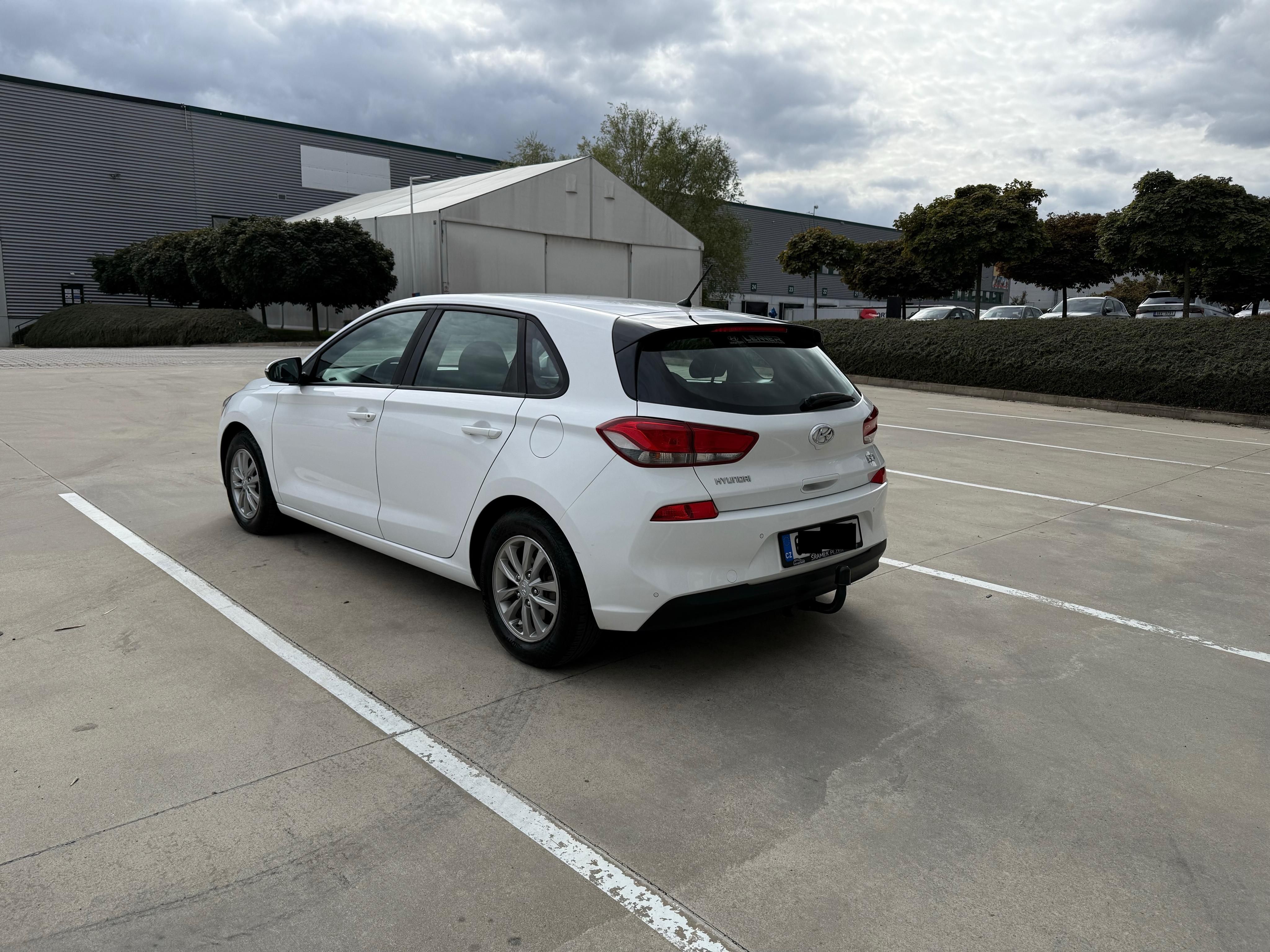 Hyundai i30, 1.4I 4 VÁLEC FACELIFT KLIMA - fotka 6