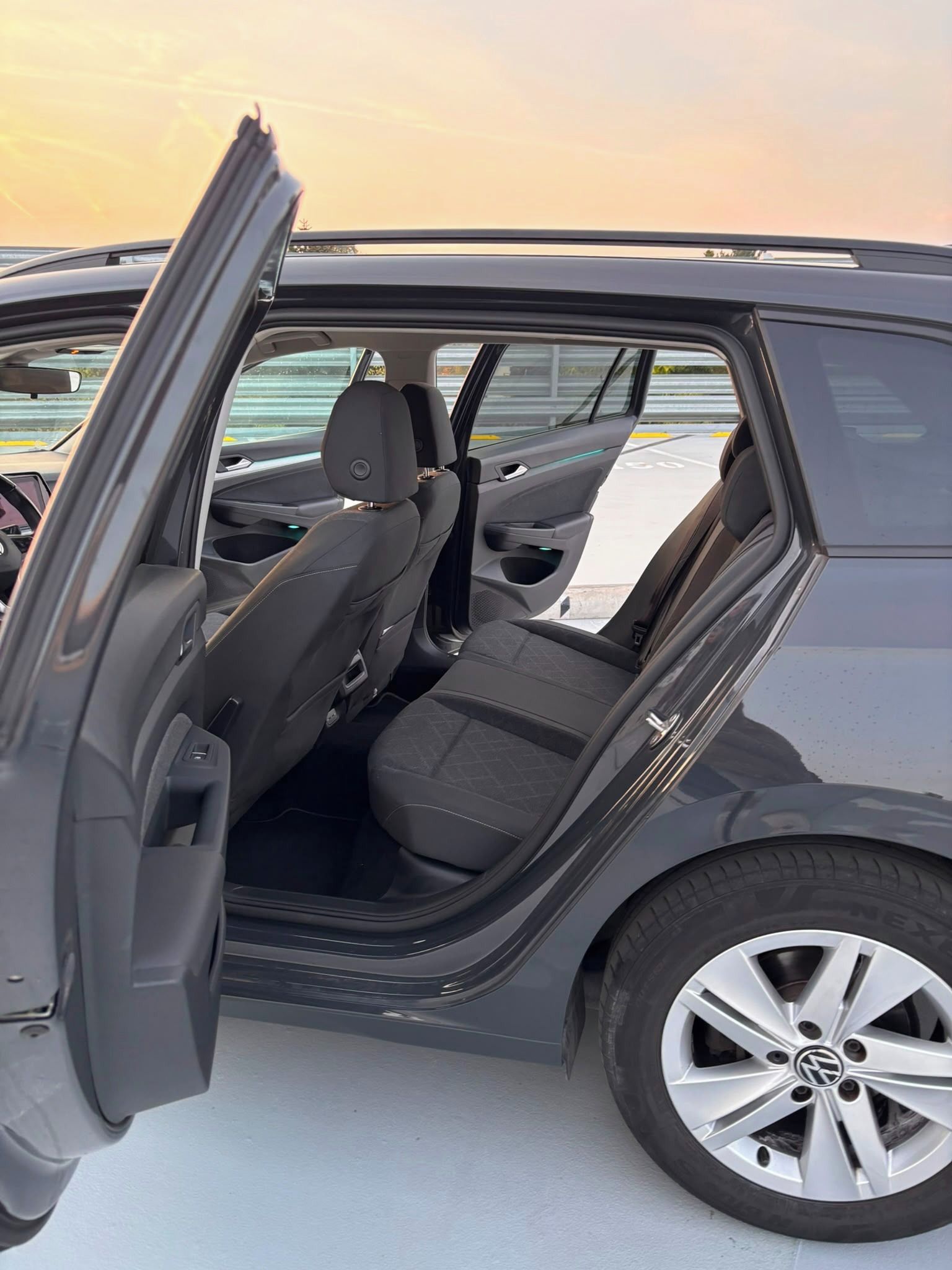 Volkswagen Golf, 2.0 TDI 110 kW - fotka 2
