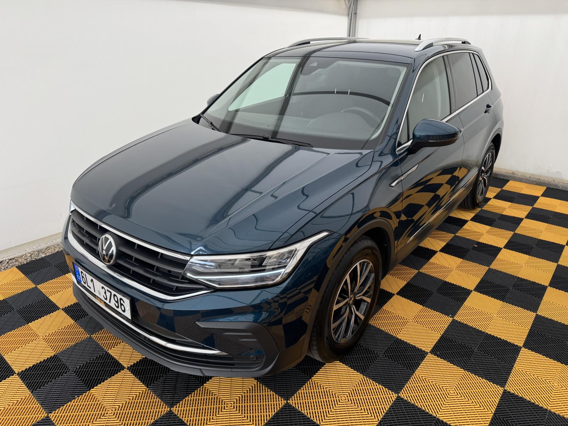 Volkswagen Tiguan, 1.5Tsi*CZ*1-MAJ*LED*ACC*