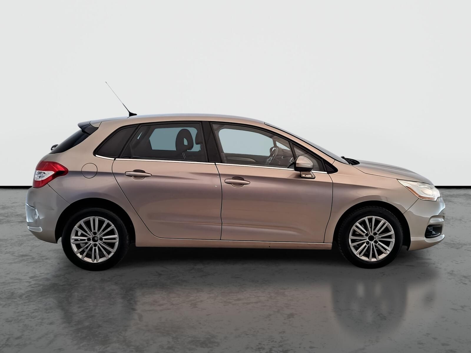 Citroën C4, 1.6 VTi, Automatická klima - fotka 6