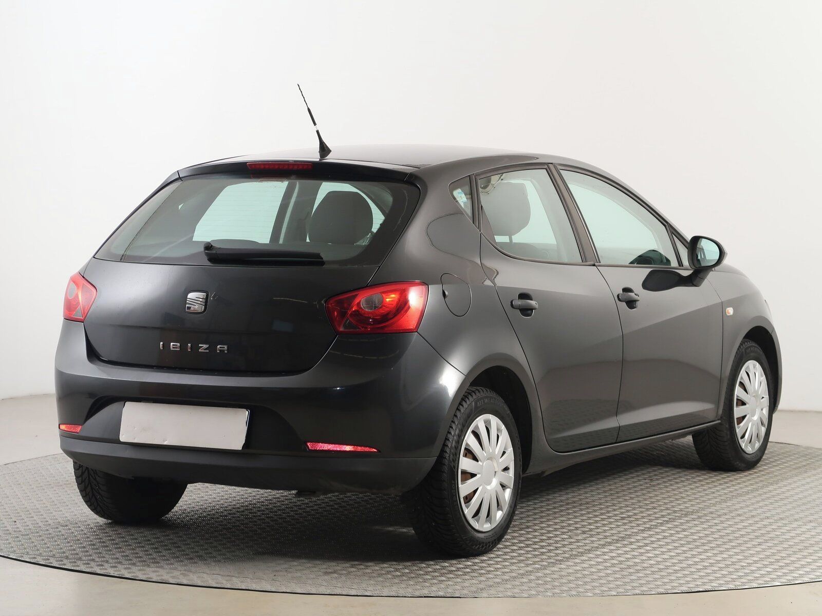 Seat Ibiza, 1.2 12V, po STK, jezdí výborně - fotka 5