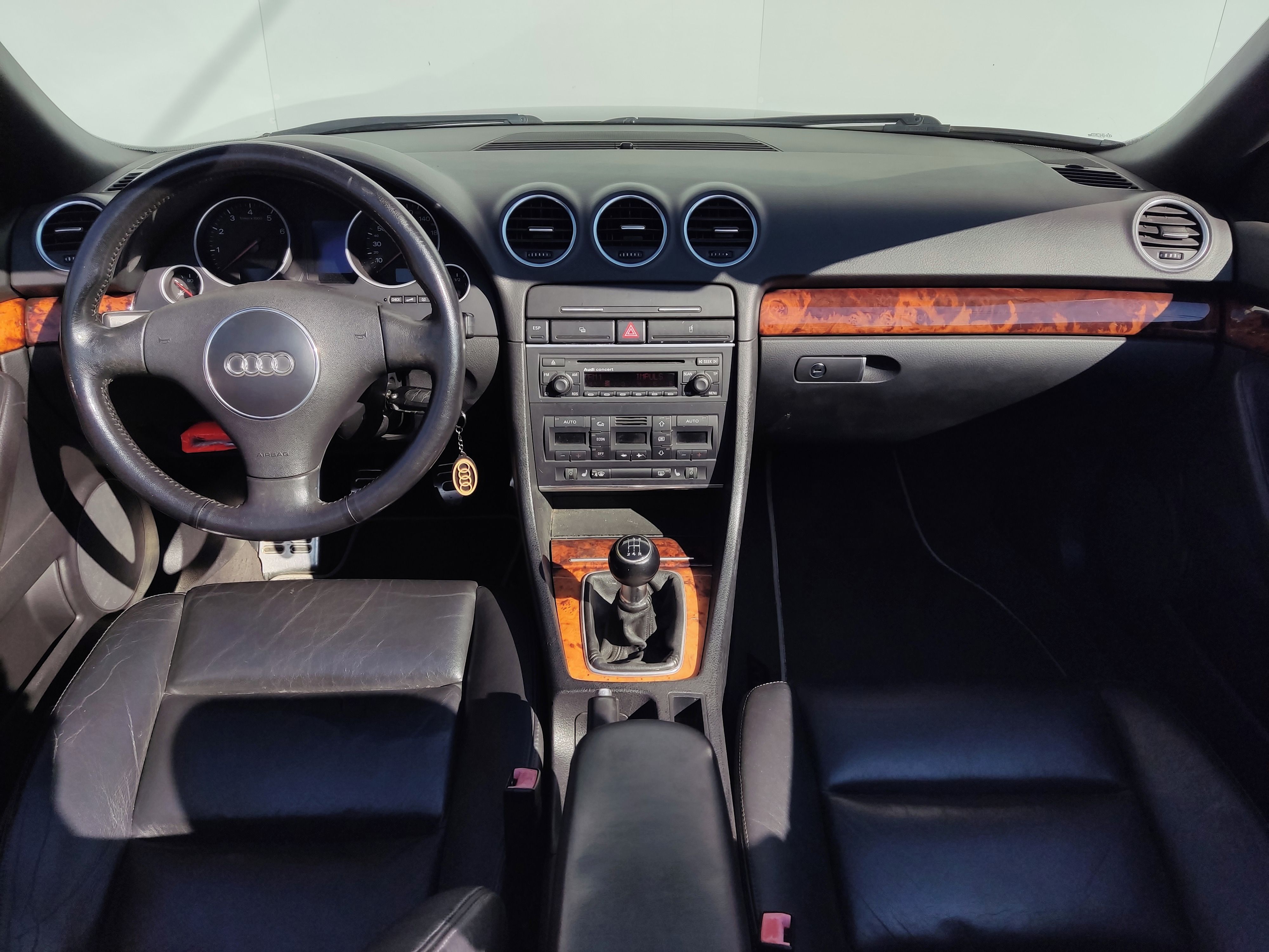 Audi A4, 2.4 V6 125 kW Cabriolet - fotka 5