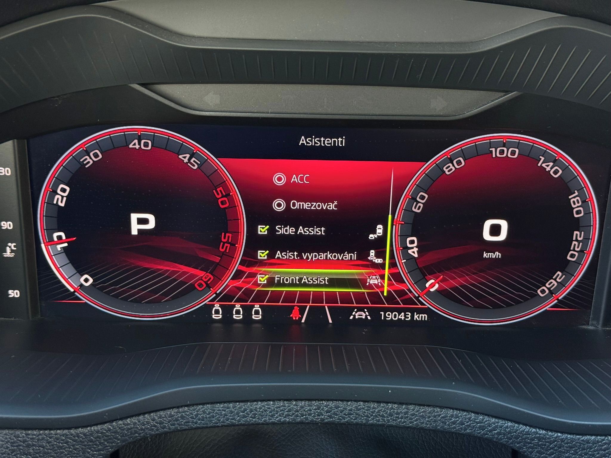 Škoda Karoq, 2.0TDI 110kW DSG 4x4 Sportline - fotka 6