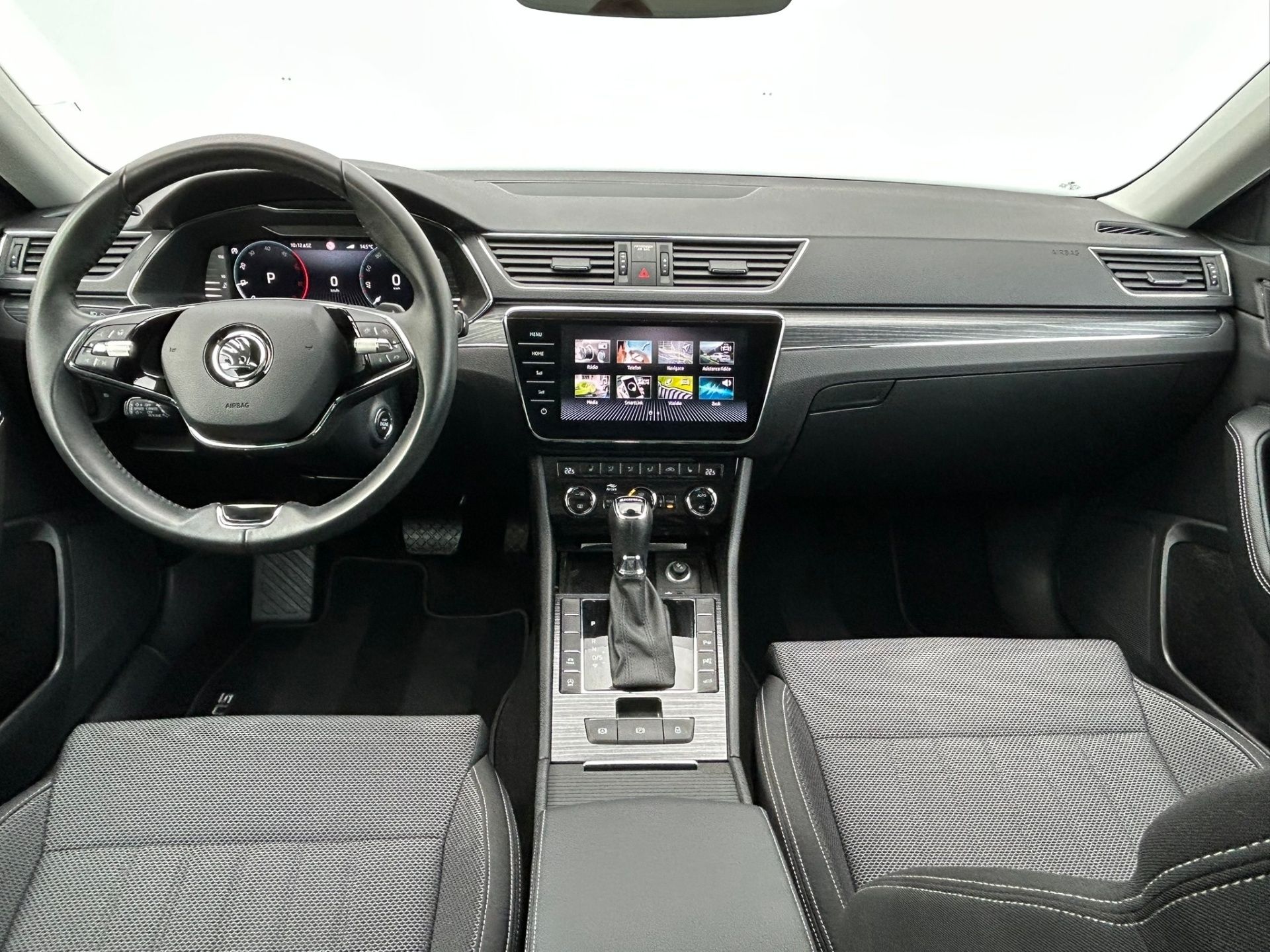 Škoda Superb, 2.0 TDI 110kW Tažné Panorama - fotka 5